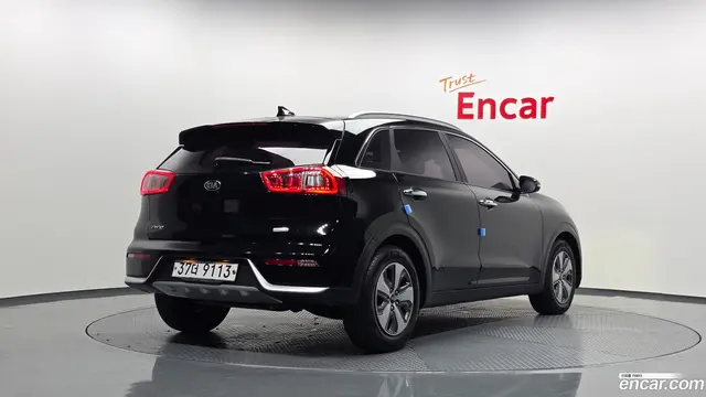 Main__Slider__Photo:Niro Kia 2019.5-1