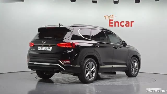 Main__Slider__Photo:Santafe Hyundai 2019.7-1