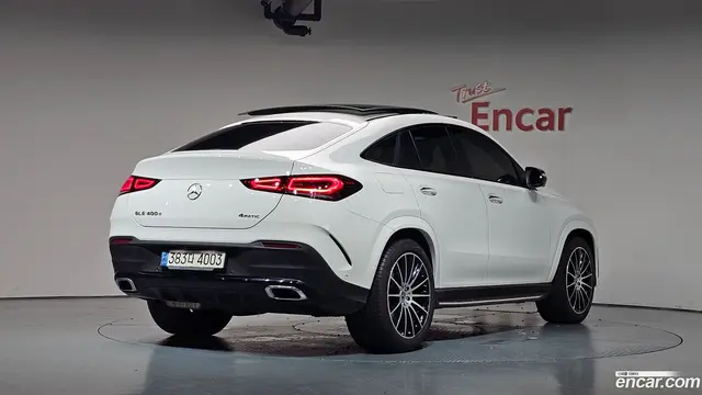 Main__Slider__Photo:GLE-Class Mercedes-Benz 2022.2-1
