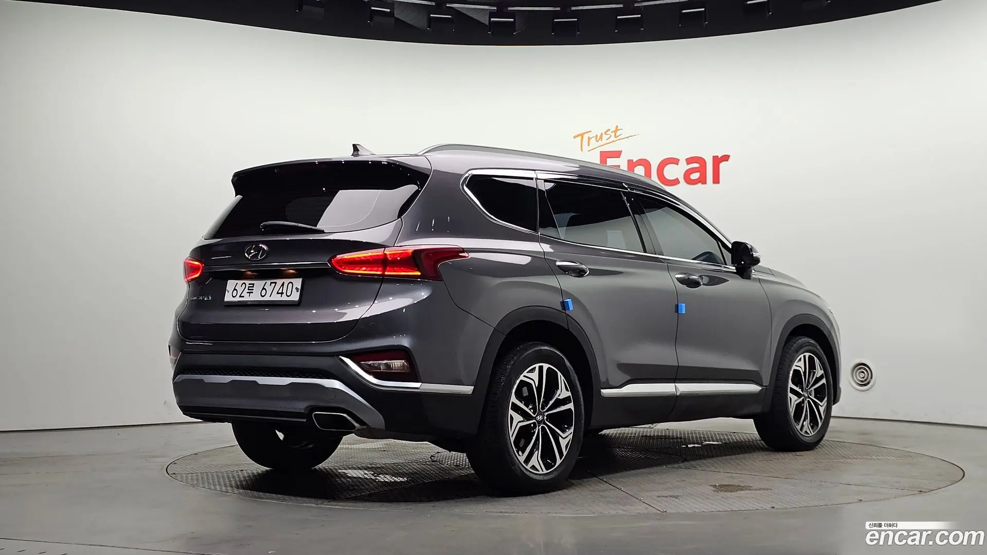 Main__Slider__Photo:Santafe Hyundai 2019.6-1