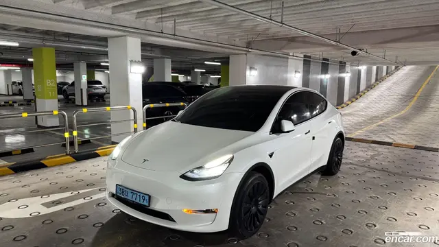 Main__Slider__Photo:Model Y Tesla 2022.7-1