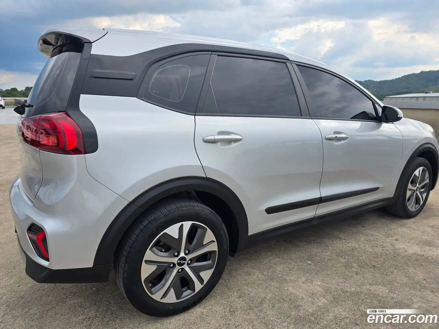 Main__Slider__Photo:Niro Kia 2023.5-1