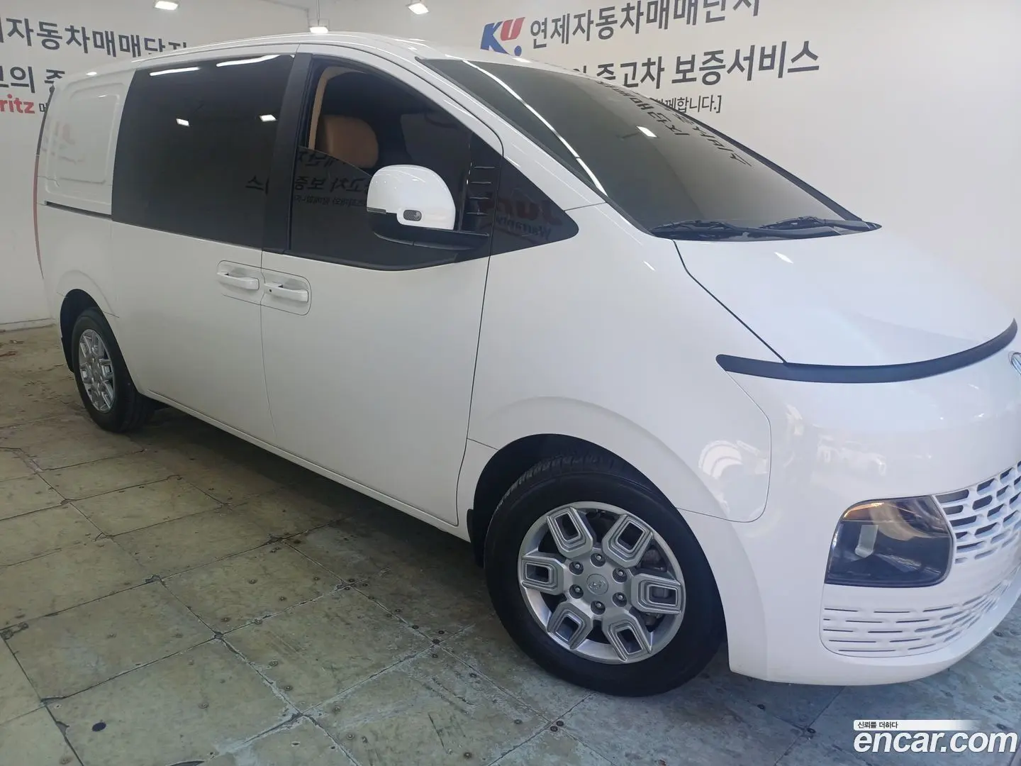 Main__Slider__Photo:Staria Hyundai 2022.1-1