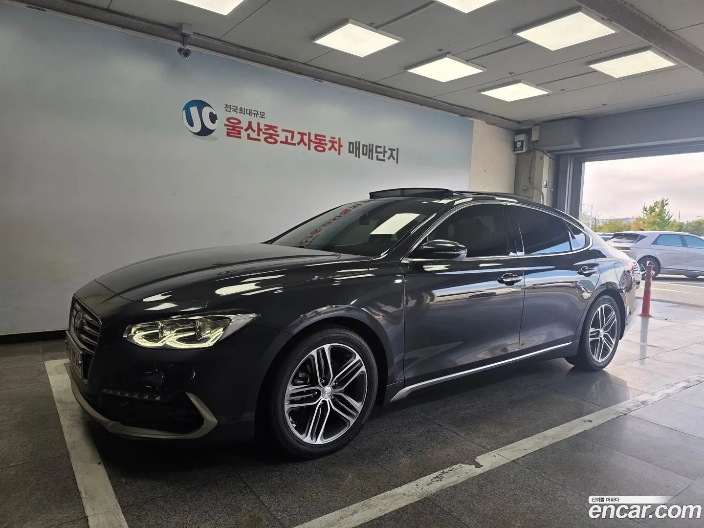 Main__Slider__Photo:Grandeur Hyundai 2017.0-1
