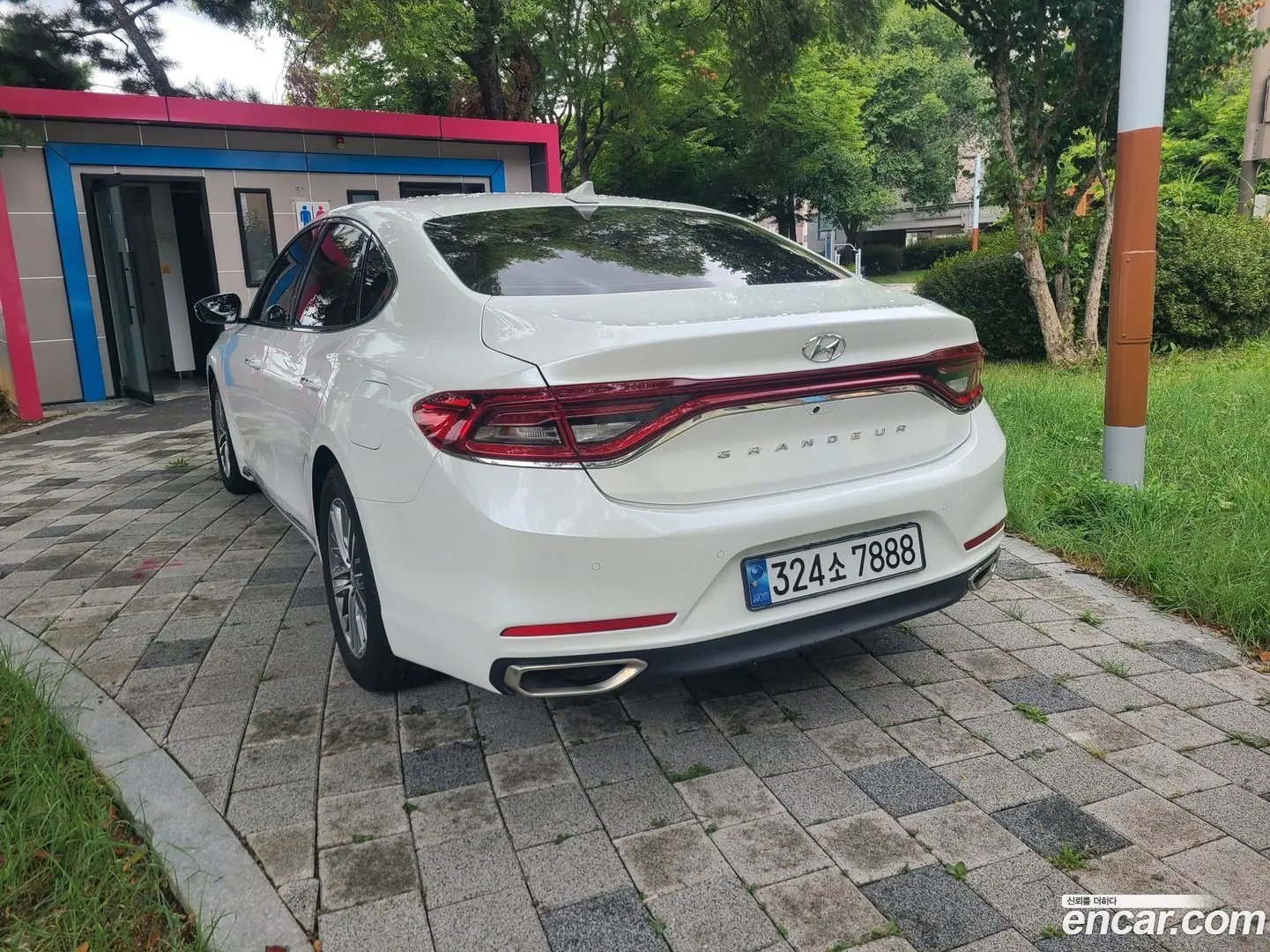 Main__Slider__Photo:Grandeur Hyundai 2018.4-1
