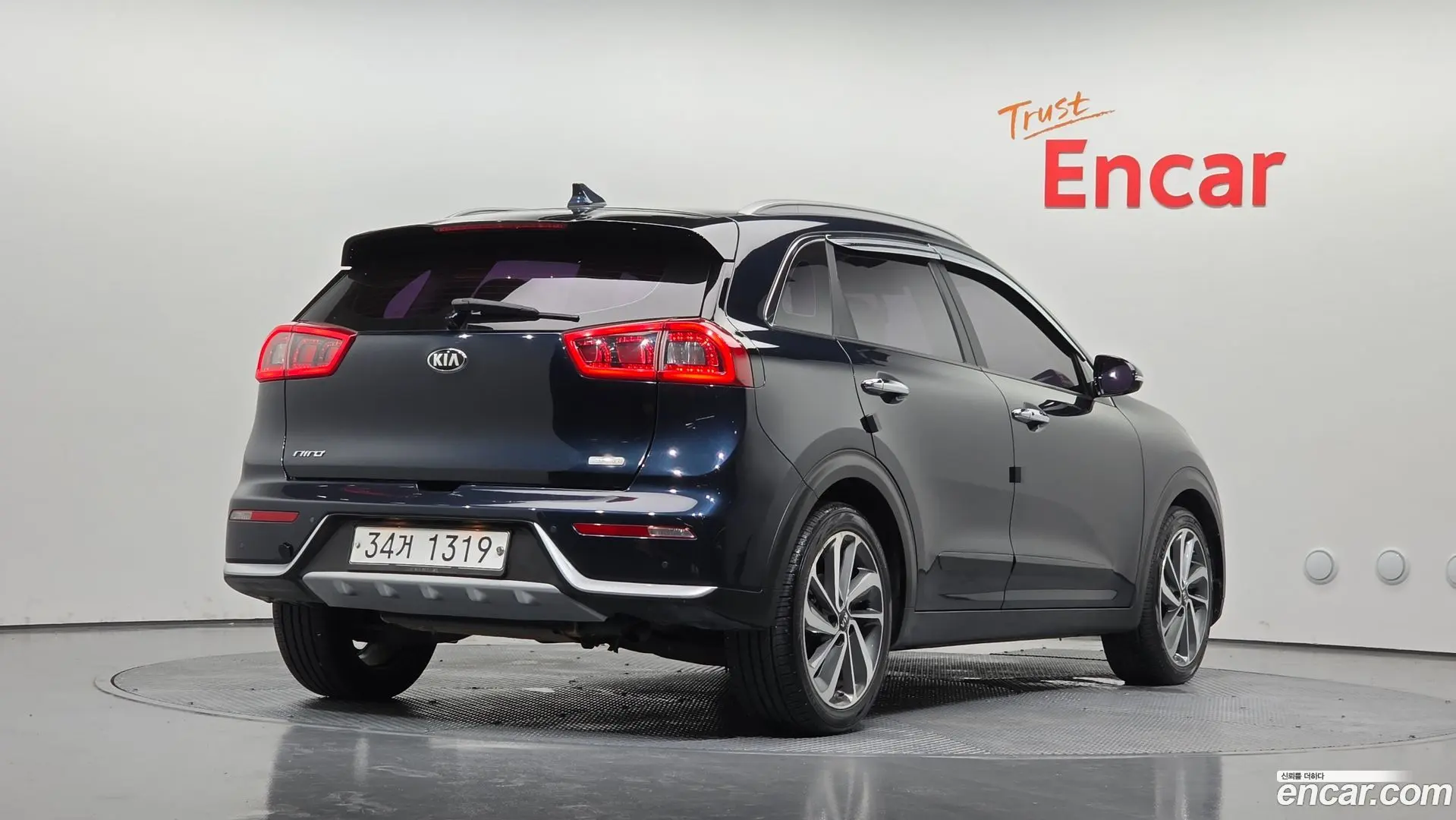 Main__Slider__Photo:Niro Kia 2018.6-1