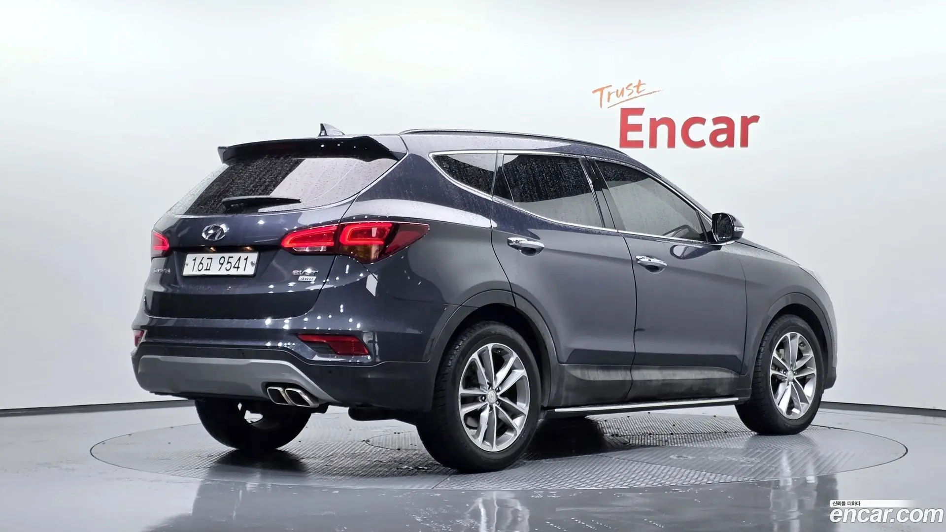 Main__Slider__Photo:Santafe Hyundai 2016.11-1