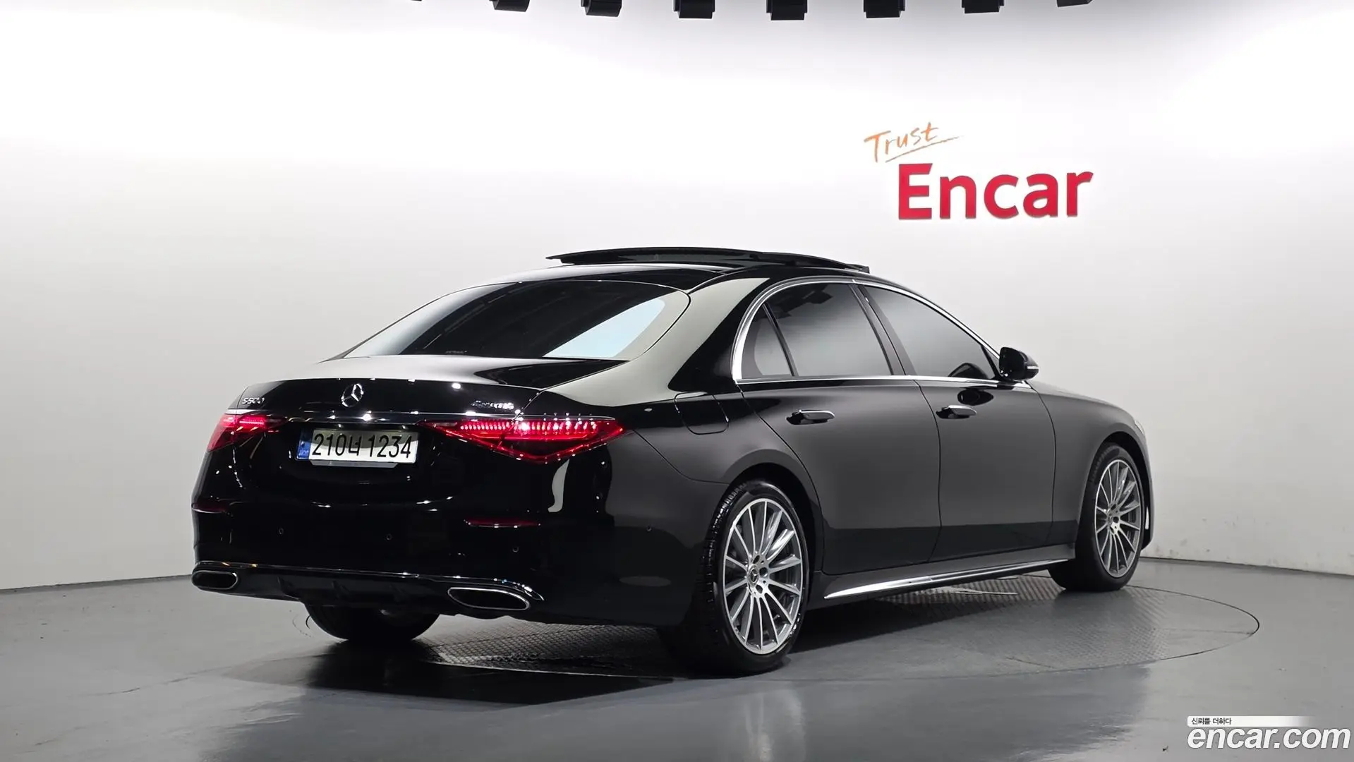 Main__Slider__Photo:S-Class Mercedes-Benz 2021.6-1