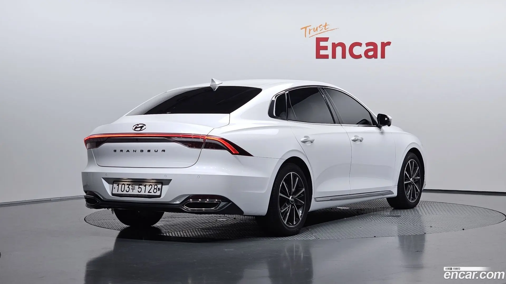 Main__Slider__Photo:Grandeur Hyundai 2019.11-1