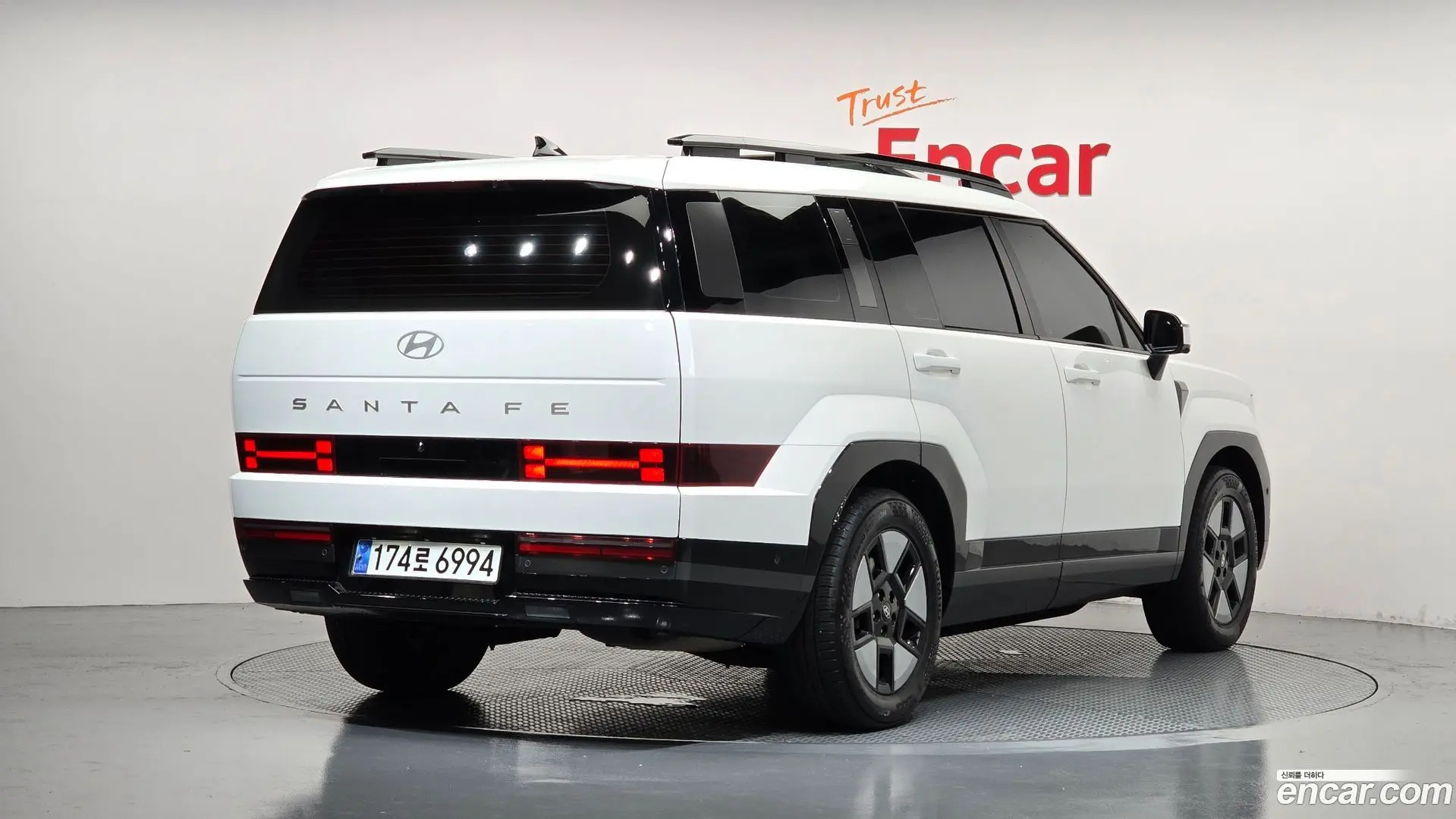 Main__Slider__Photo:Santafe Hyundai 2024.0-1