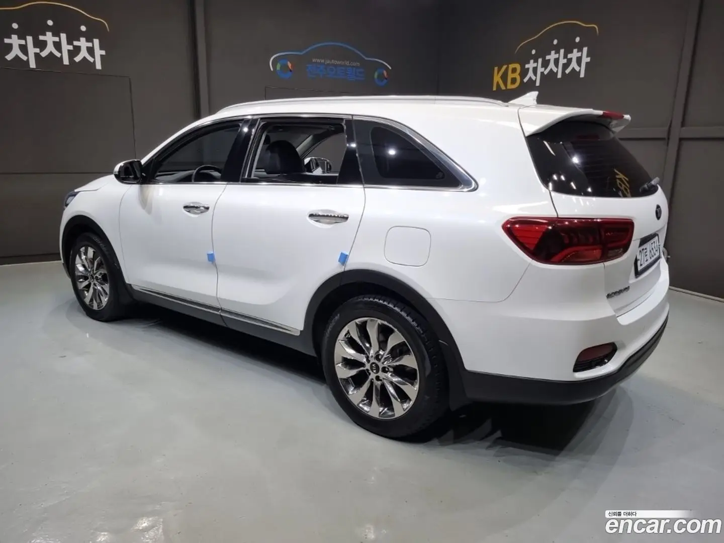 Main__Slider__Photo:Sorento Kia 2019.3-1