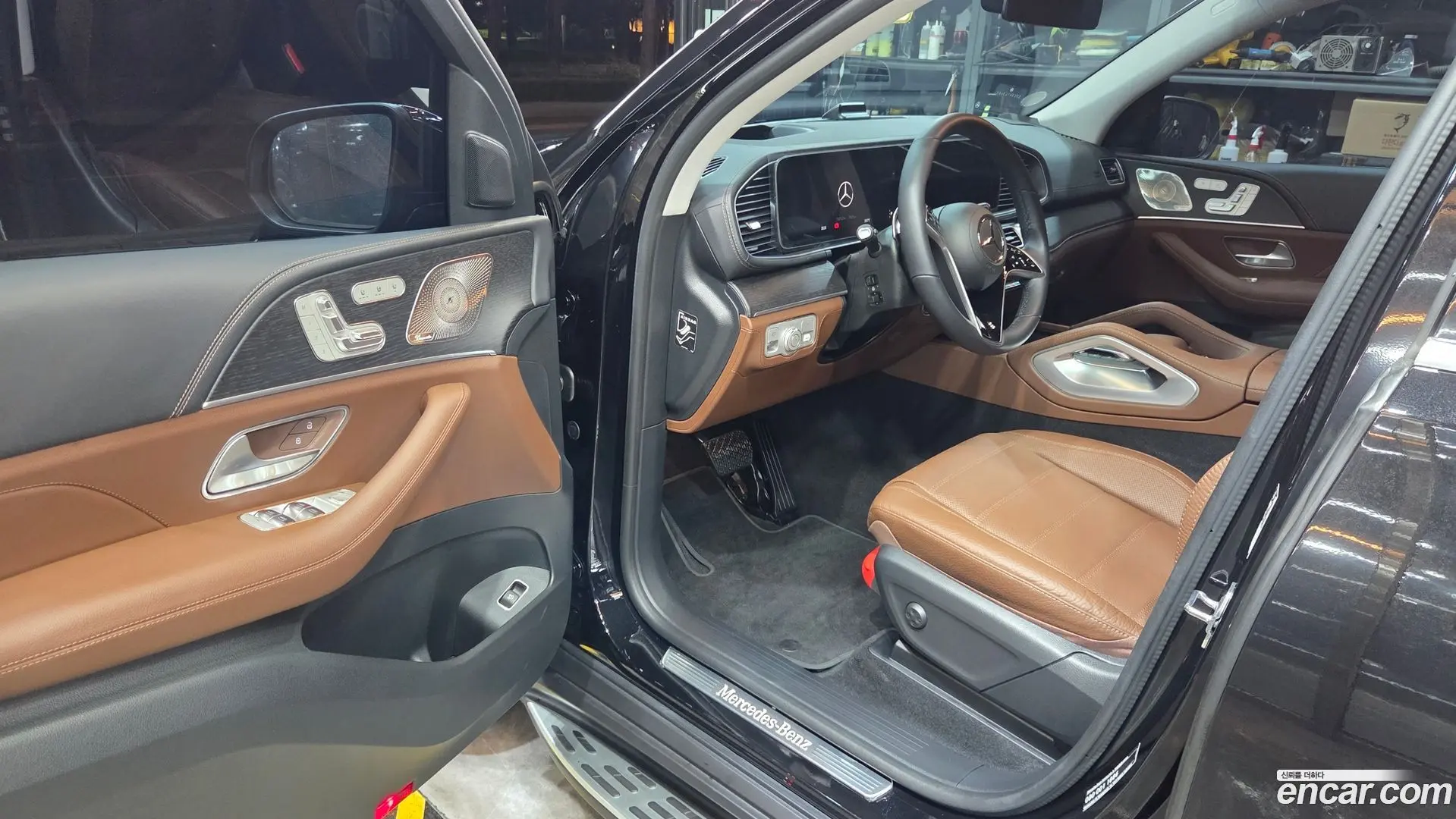 Main__Slider__Photo:GLE-Class Mercedes-Benz 2025.4-1