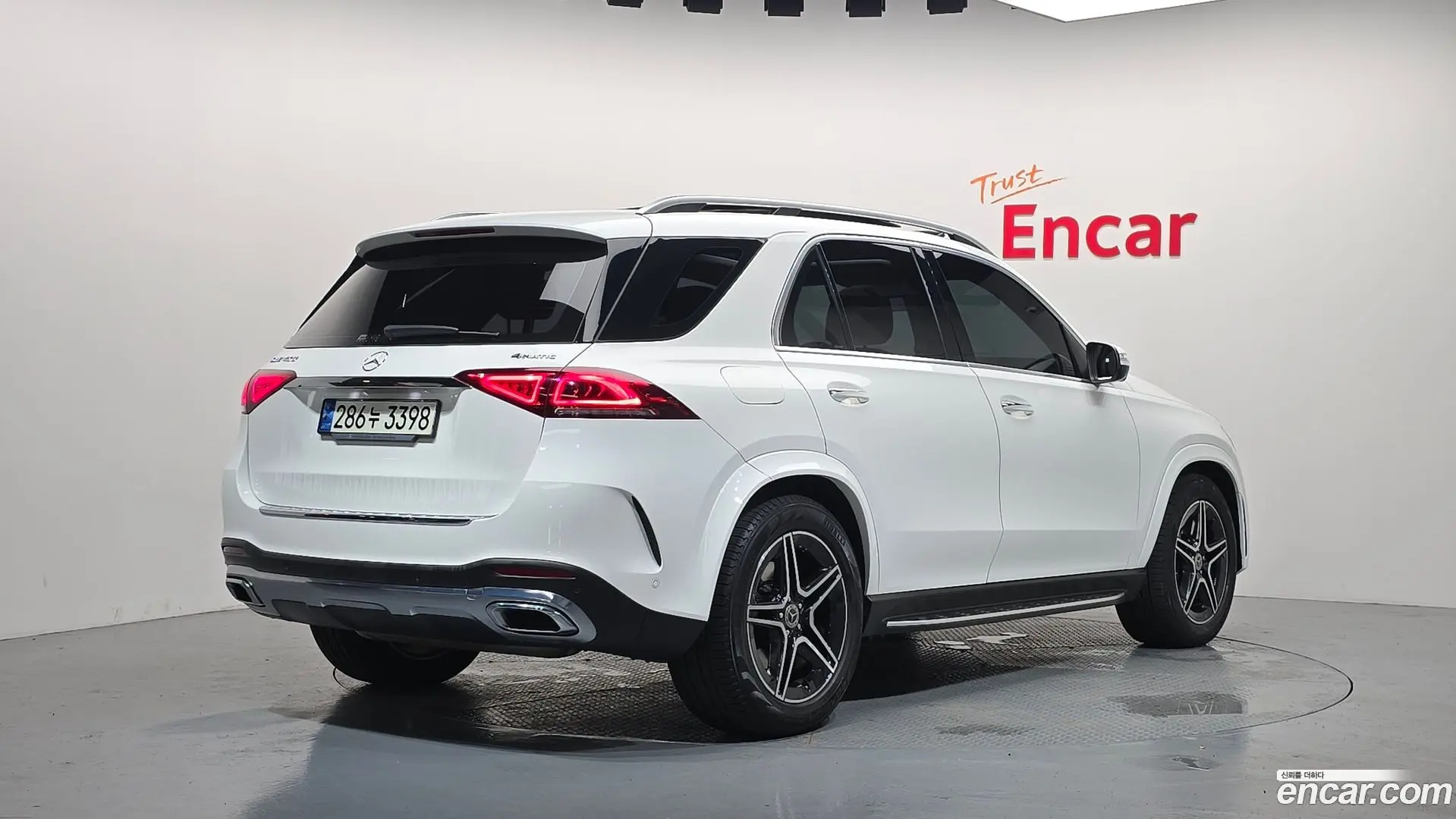 Main__Slider__Photo:GLE-Class Mercedes-Benz 2021.7-1