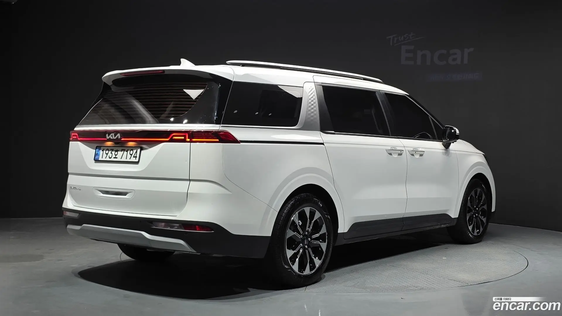 Main__Slider__Photo:Canival Kia 2022.11-1