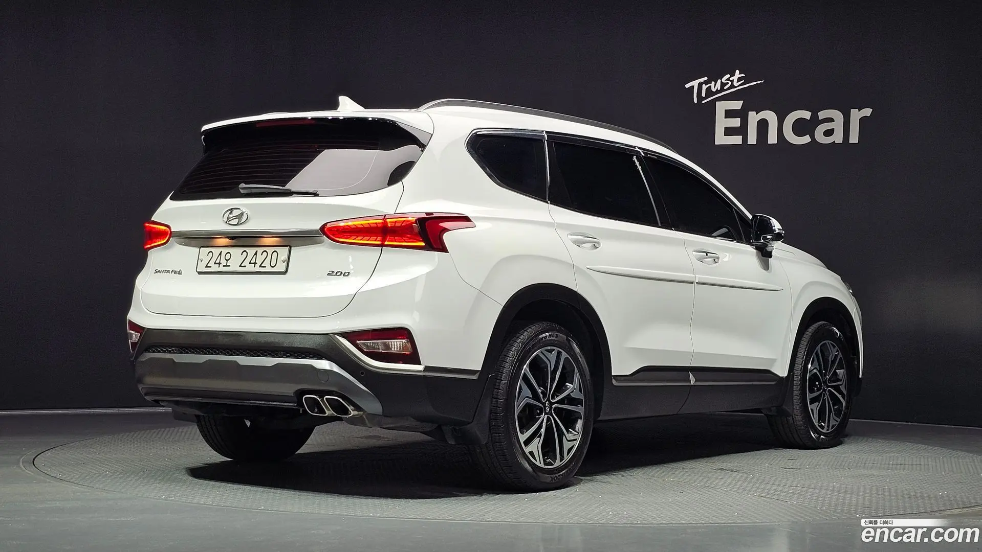 Main__Slider__Photo:Santafe Hyundai 2019.3-1