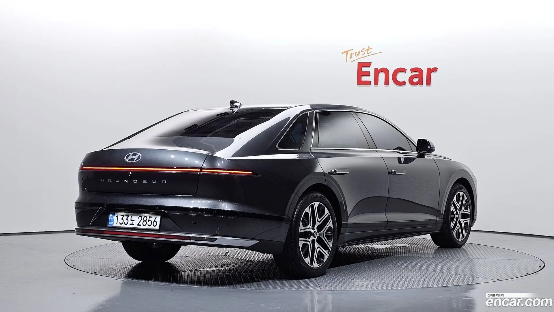 Main__Slider__Photo:Grandeur Hyundai 2023.5-1