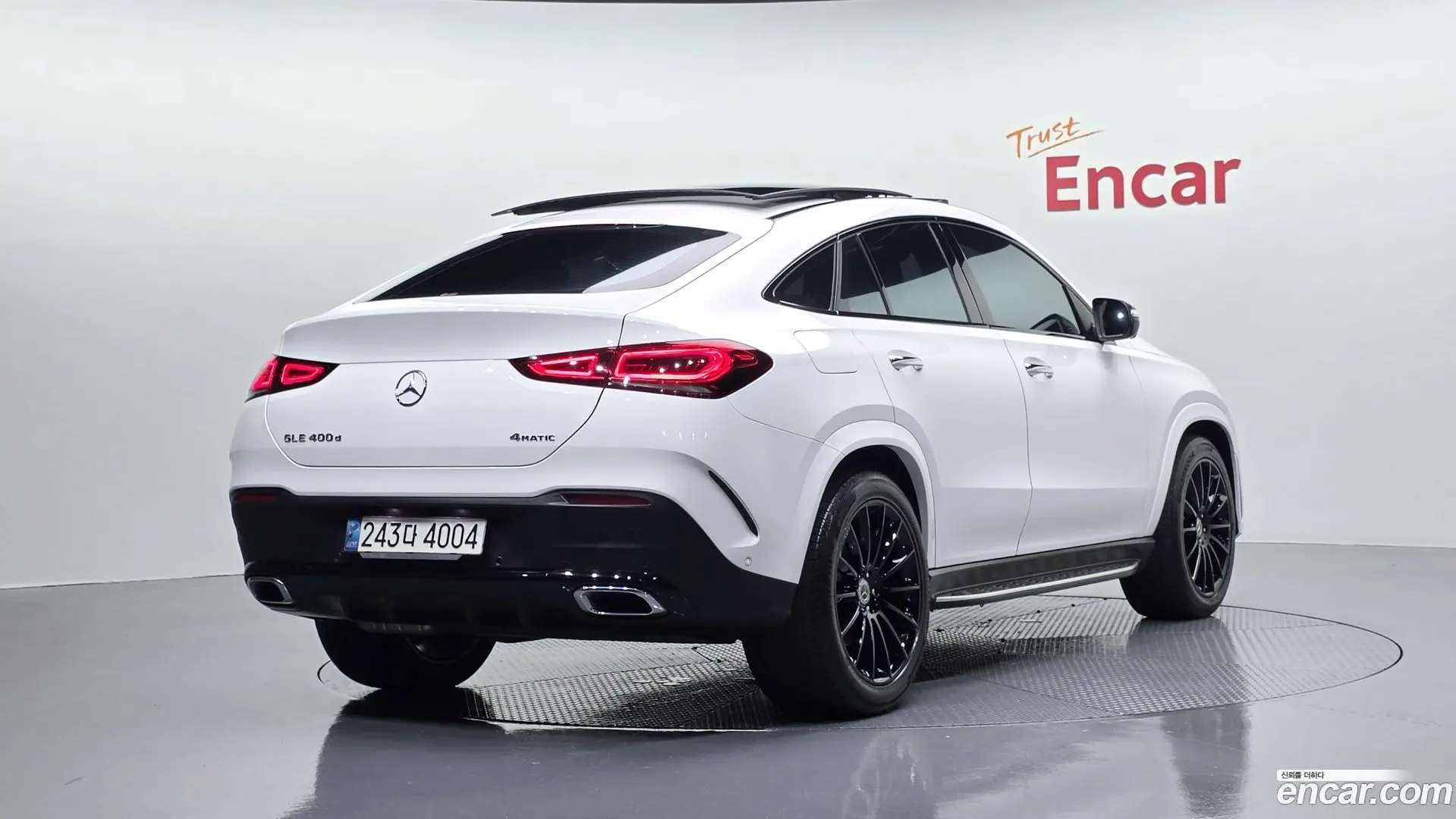 Main__Slider__Photo:GLE-Class Mercedes-Benz 2022.6-1