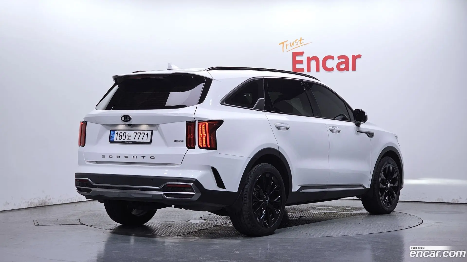 Main__Slider__Photo:Sorento Kia 2020.11-1
