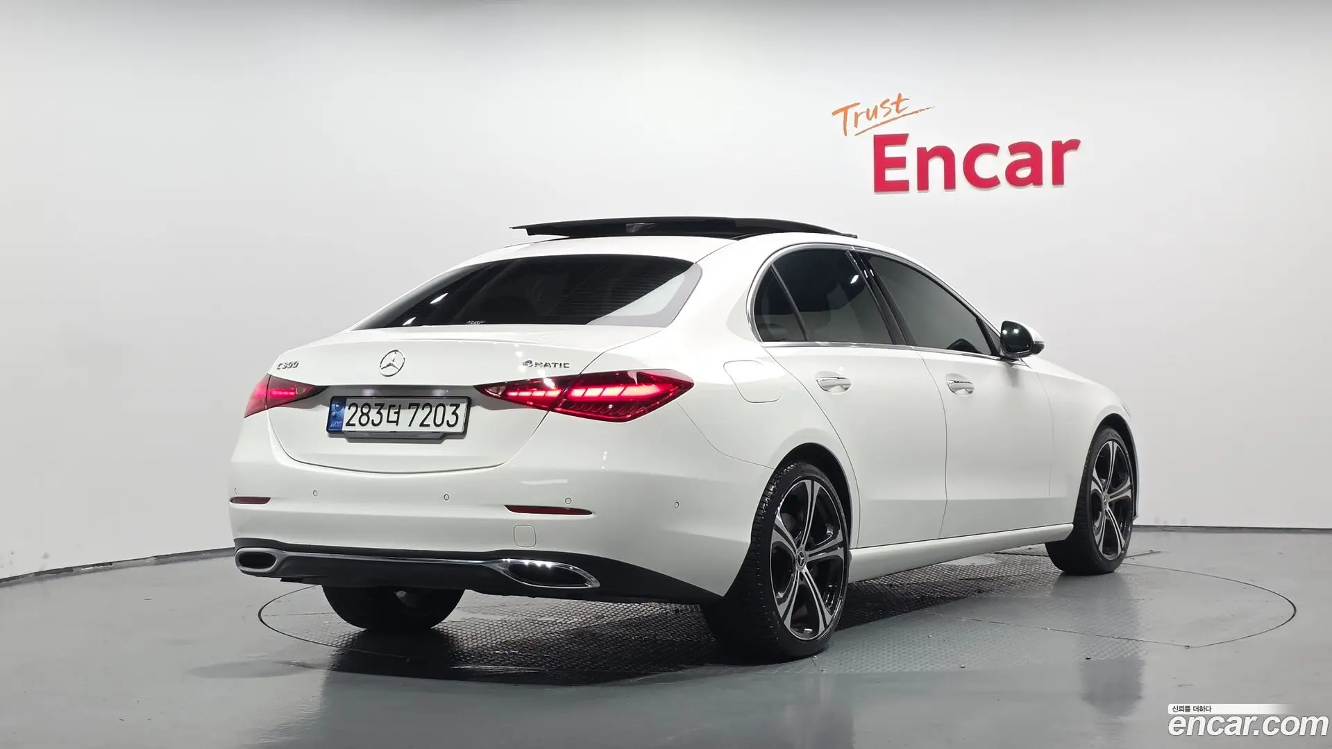 Main__Slider__Photo:C-Class Mercedes-Benz 2023.4-1