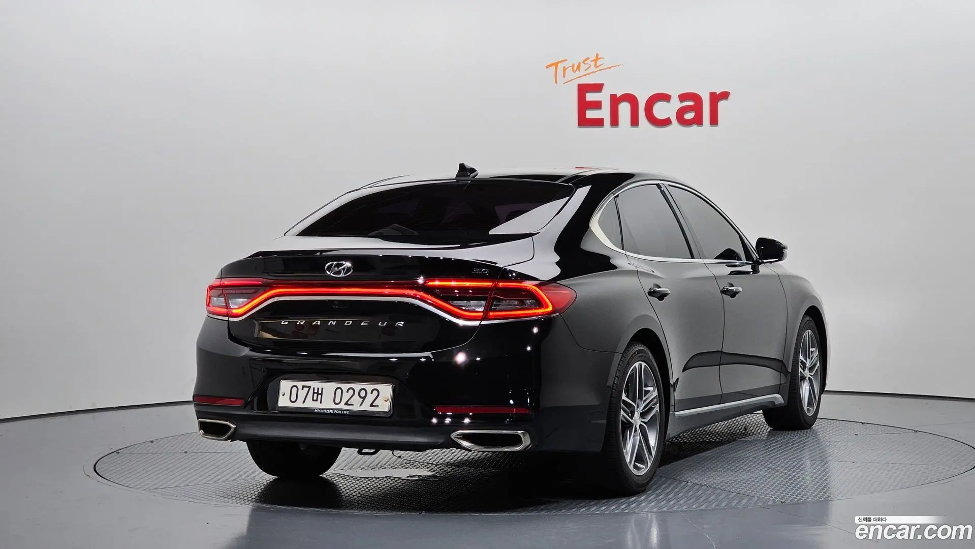 Main__Slider__Photo:Grandeur Hyundai 2016.10-1
