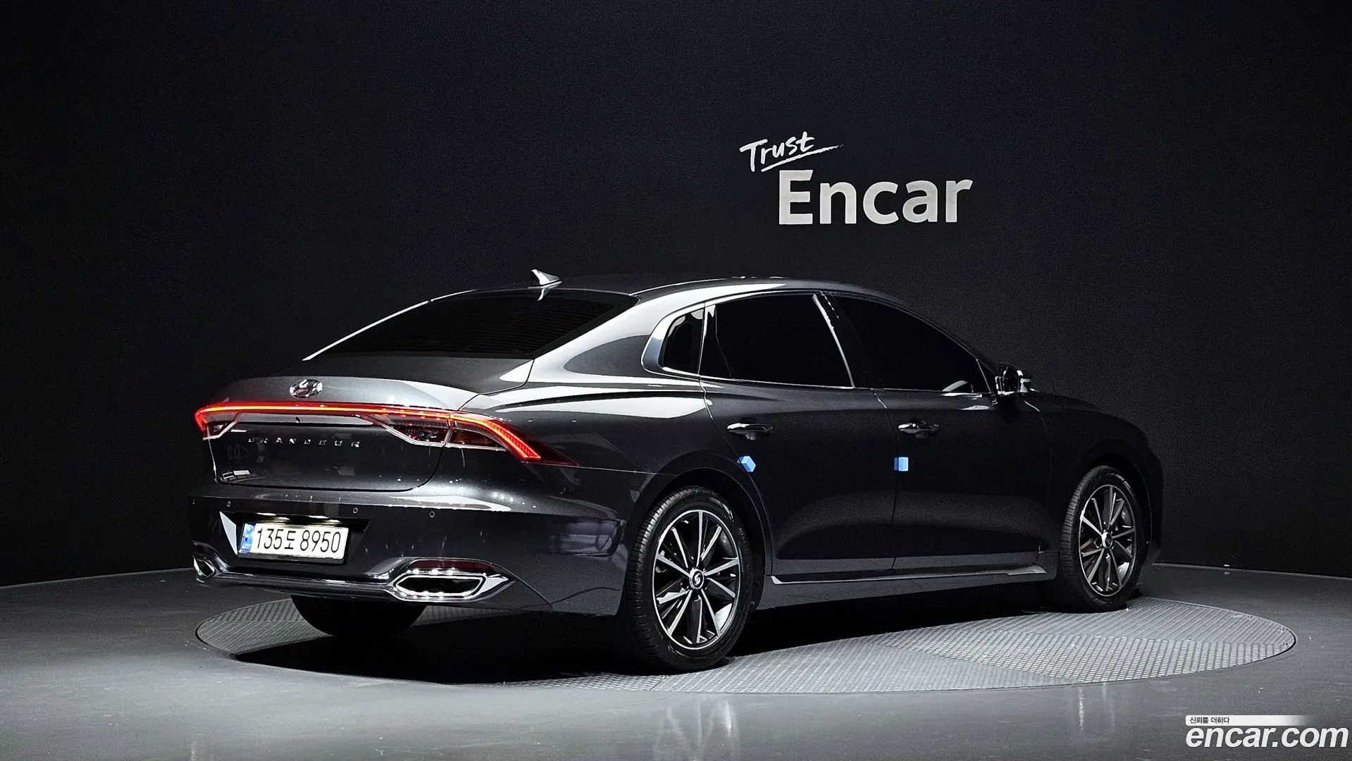 Main__Slider__Photo:Grandeur Hyundai 2022.9-1