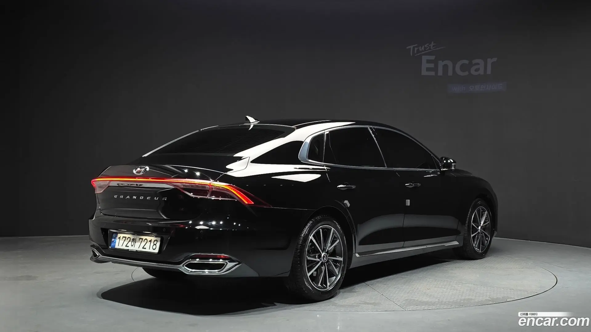 Main__Slider__Photo:Grandeur Hyundai 2022.9-1