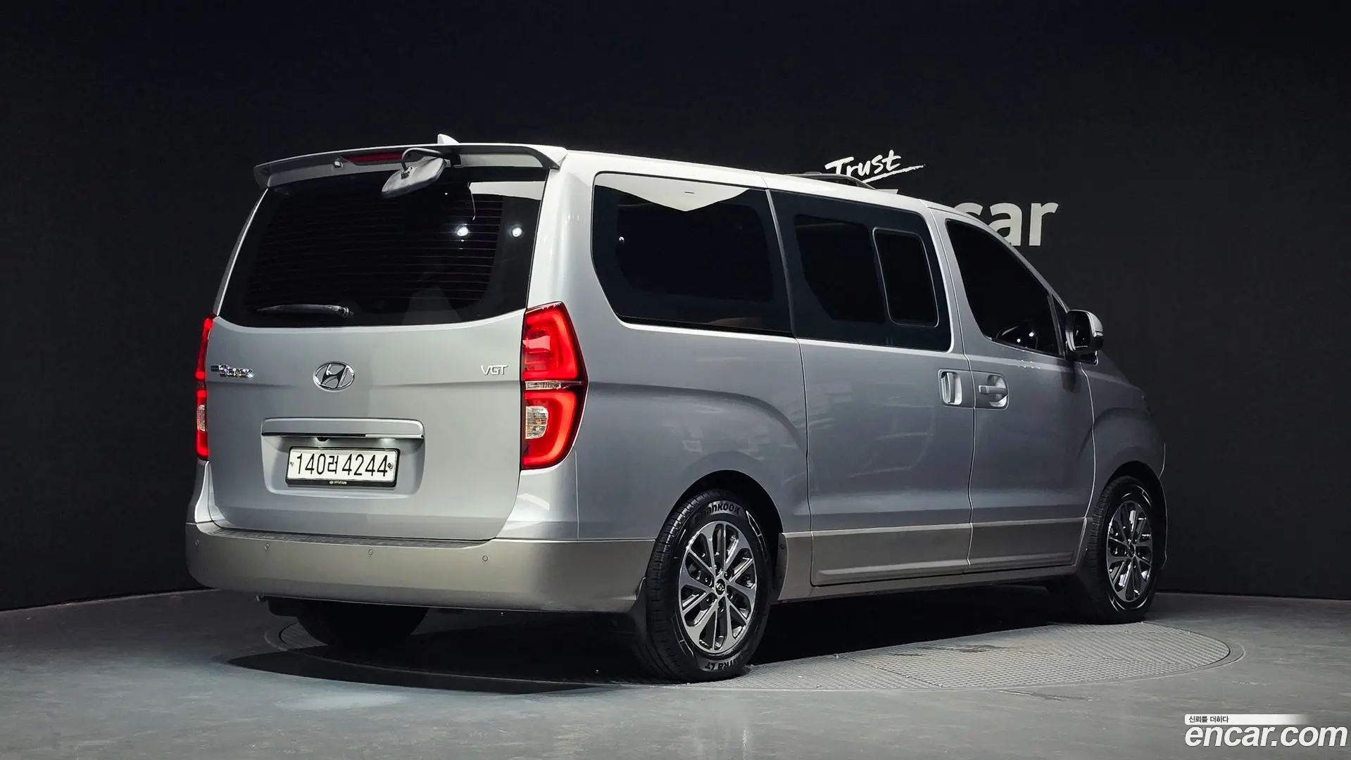 Main__Slider__Photo:Starex Hyundai 2019.1-1
