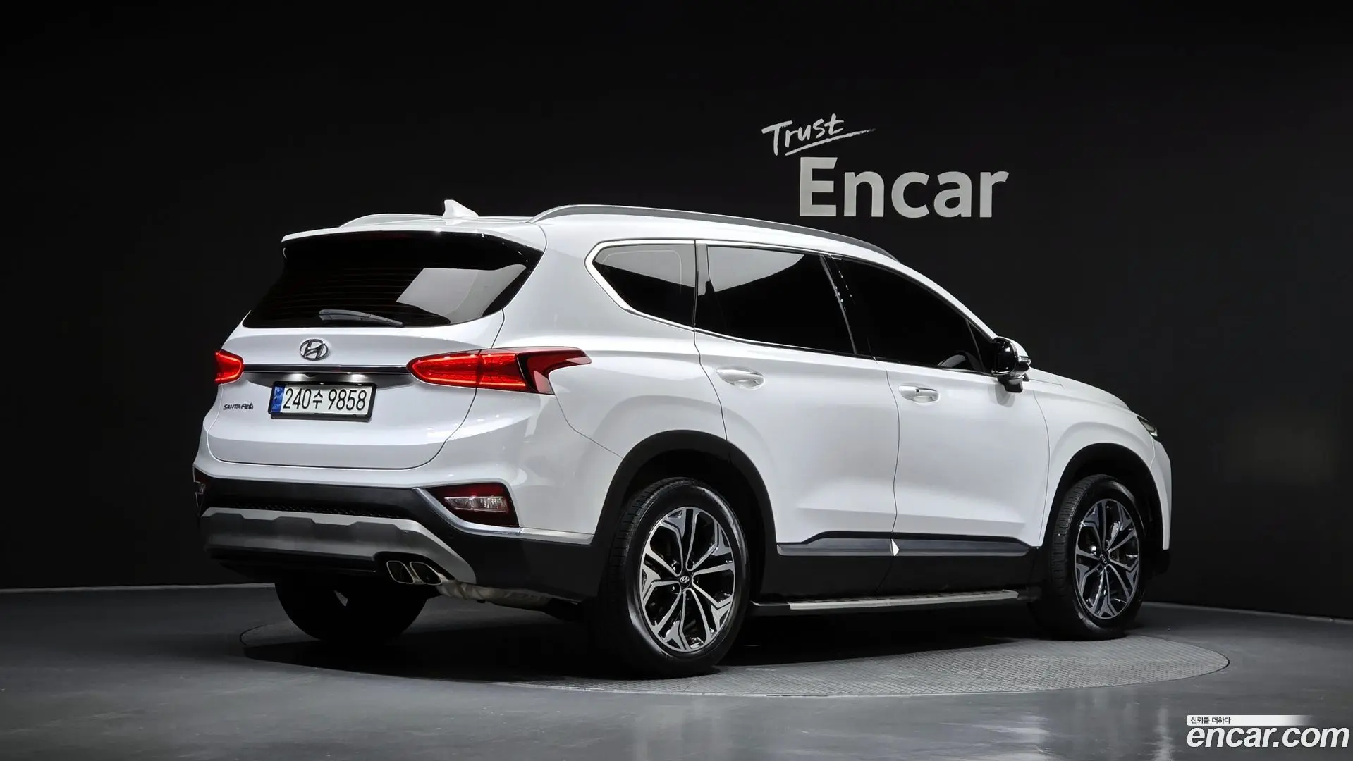 Main__Slider__Photo:Santafe Hyundai 2019.9-1