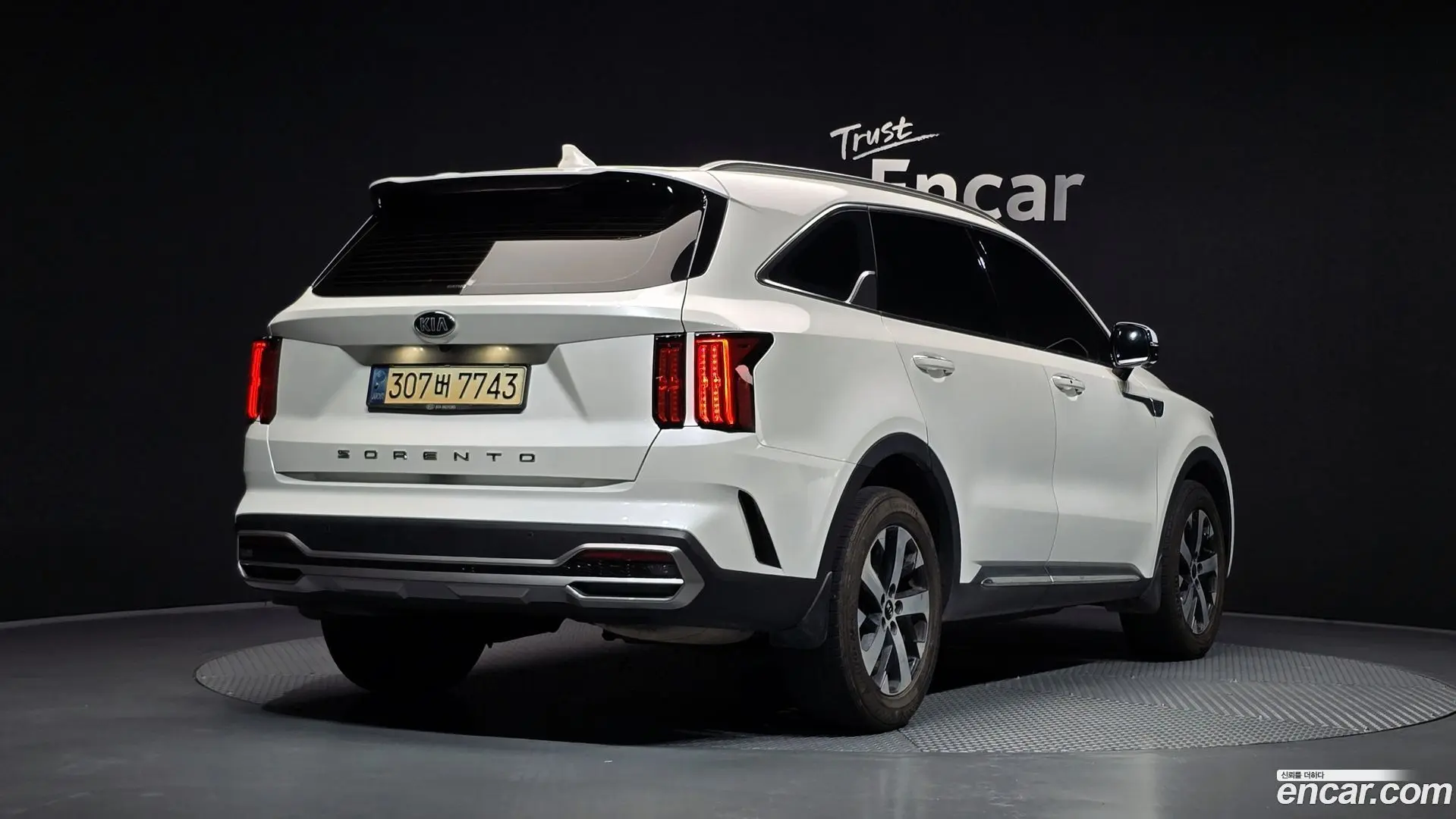 Main__Slider__Photo:Sorento Kia 2020.6-1