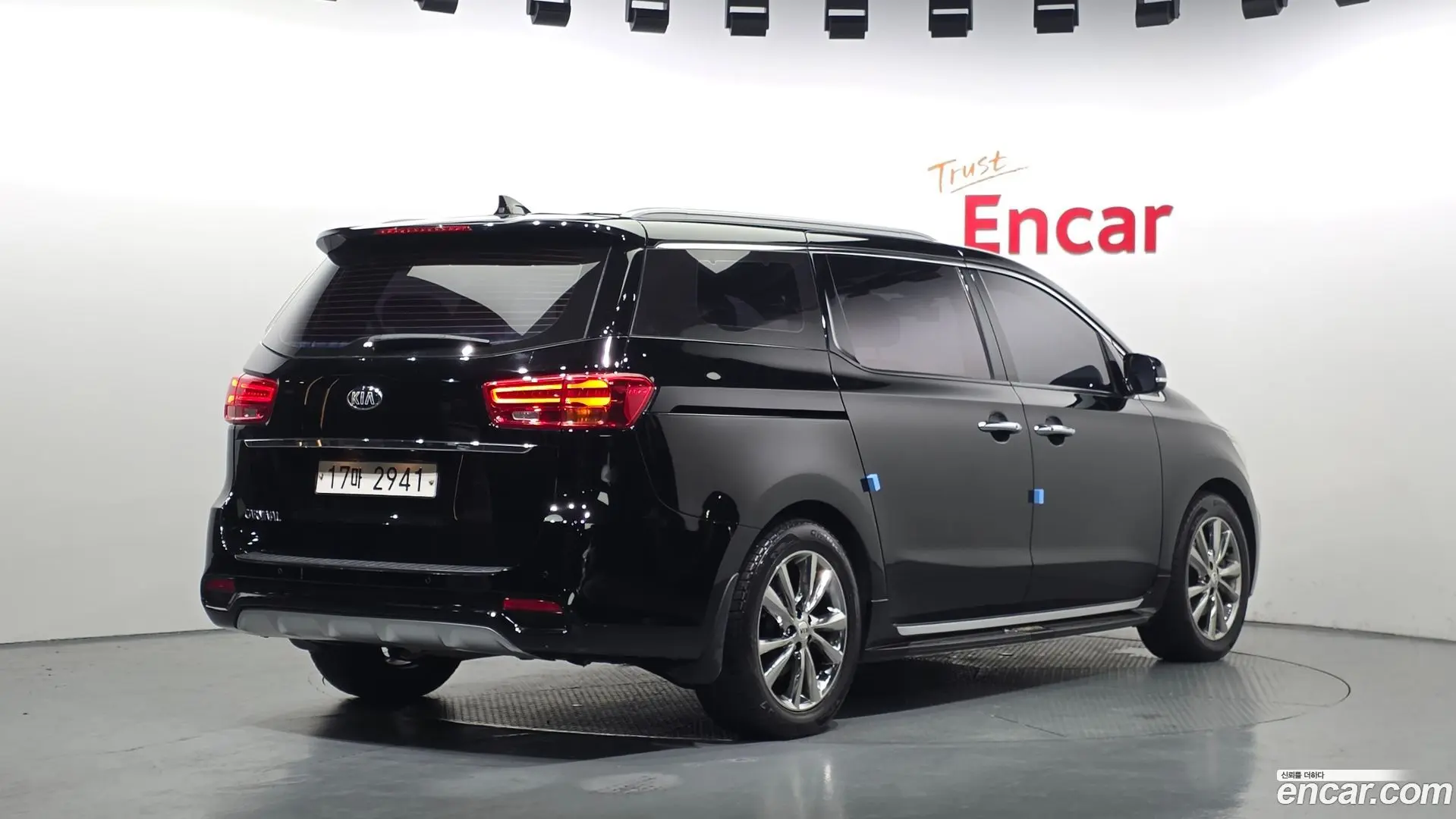 Main__Slider__Photo:Canival Kia 2018.4-1