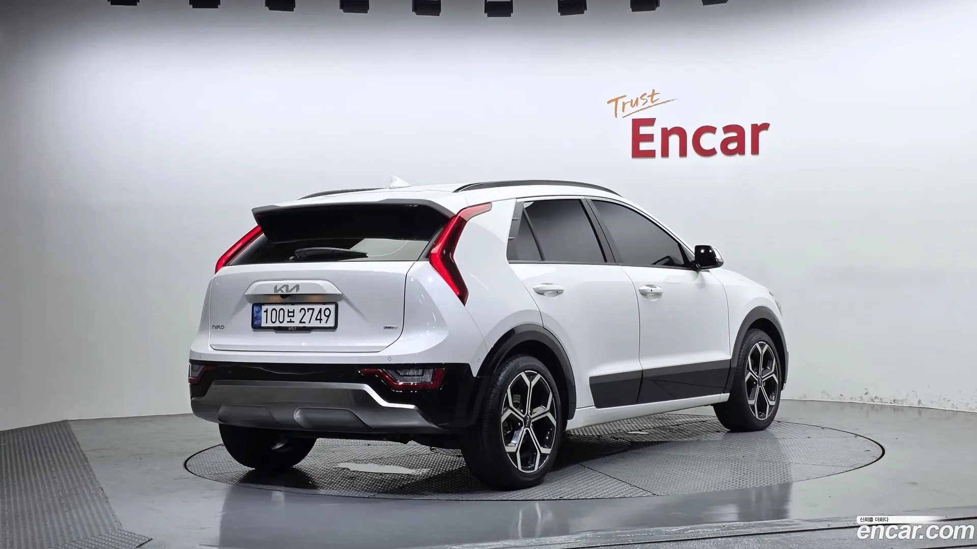 Main__Slider__Photo:Niro Kia 2022.5-1