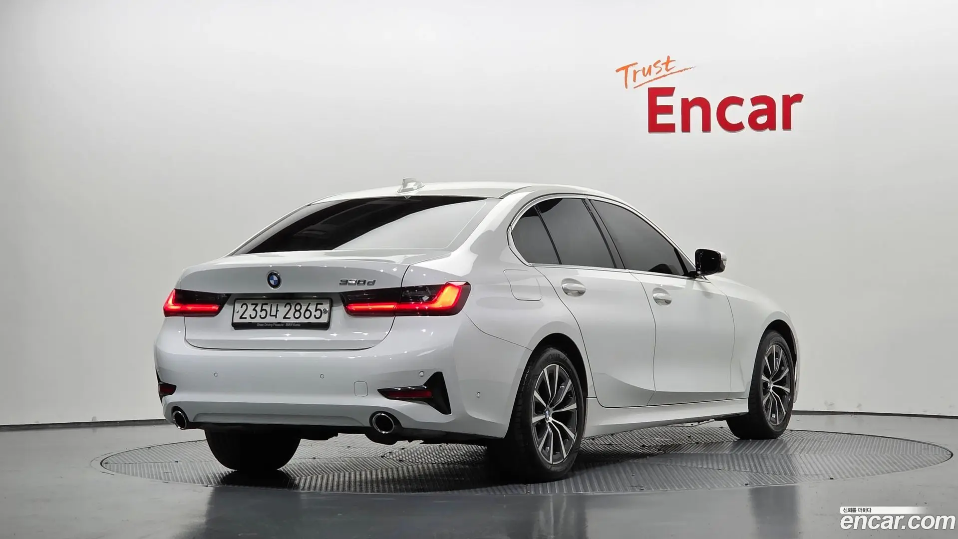 Main__Slider__Photo:3-Series BMW 2019.10-1