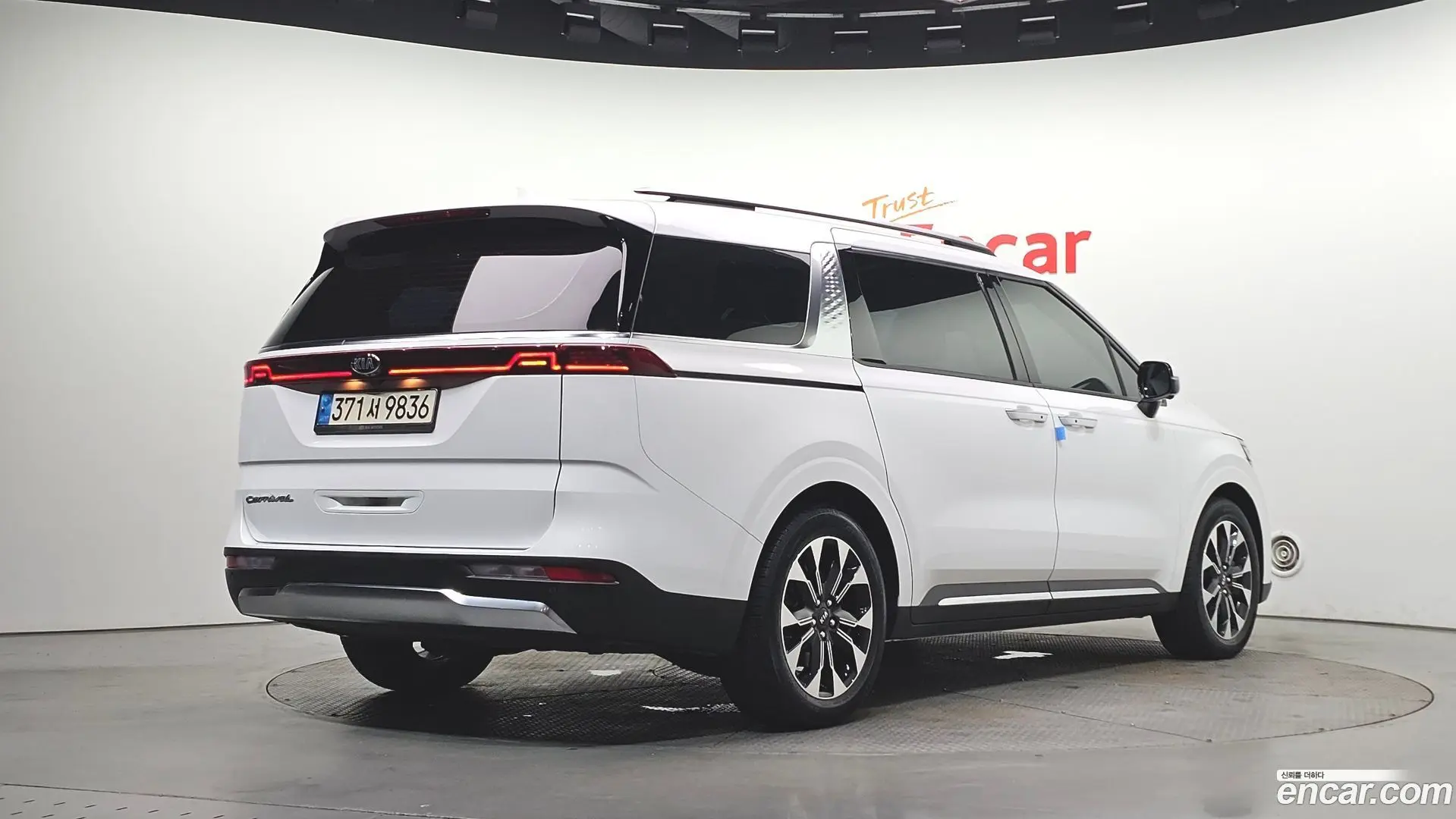 Main__Slider__Photo:Canival Kia 2021.0-1