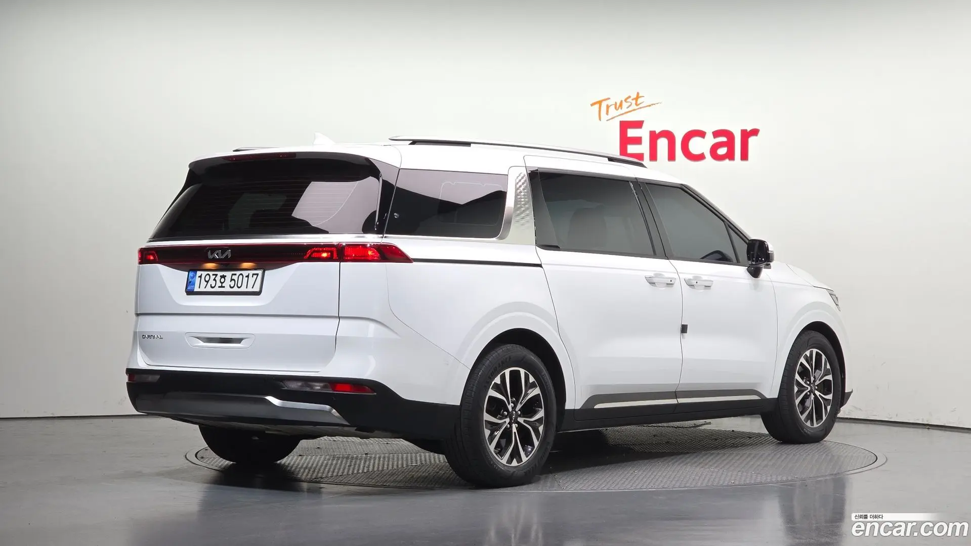 Main__Slider__Photo:Canival Kia 2022.9-1