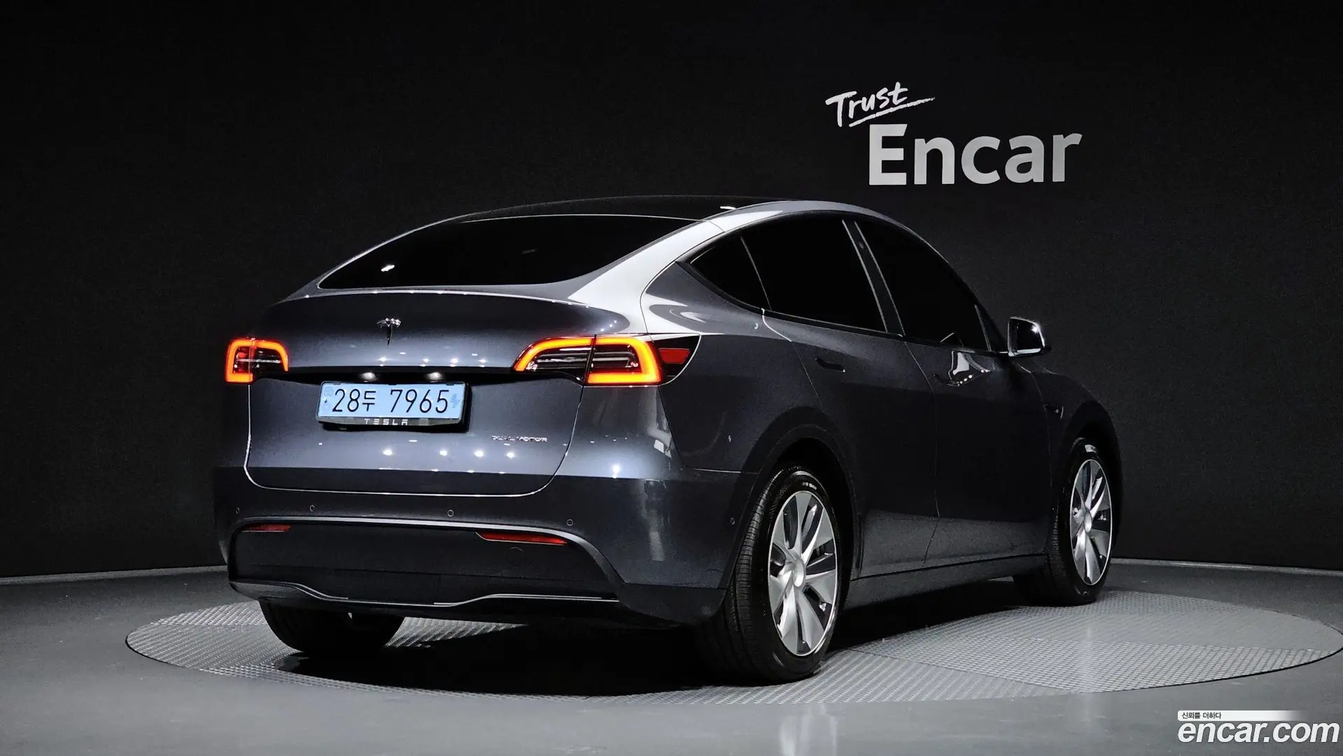 Main__Slider__Photo:Model Y Tesla 2021.5-1