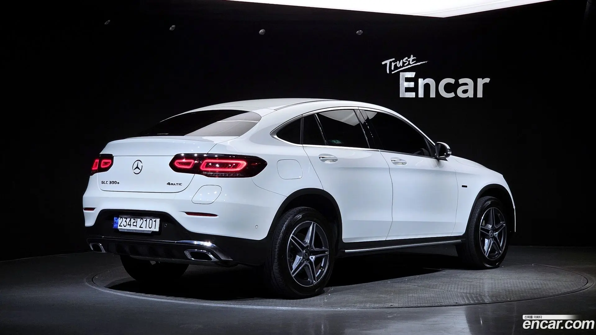 Main__Slider__Photo:GLC-Class Mercedes-Benz 2020.10-1