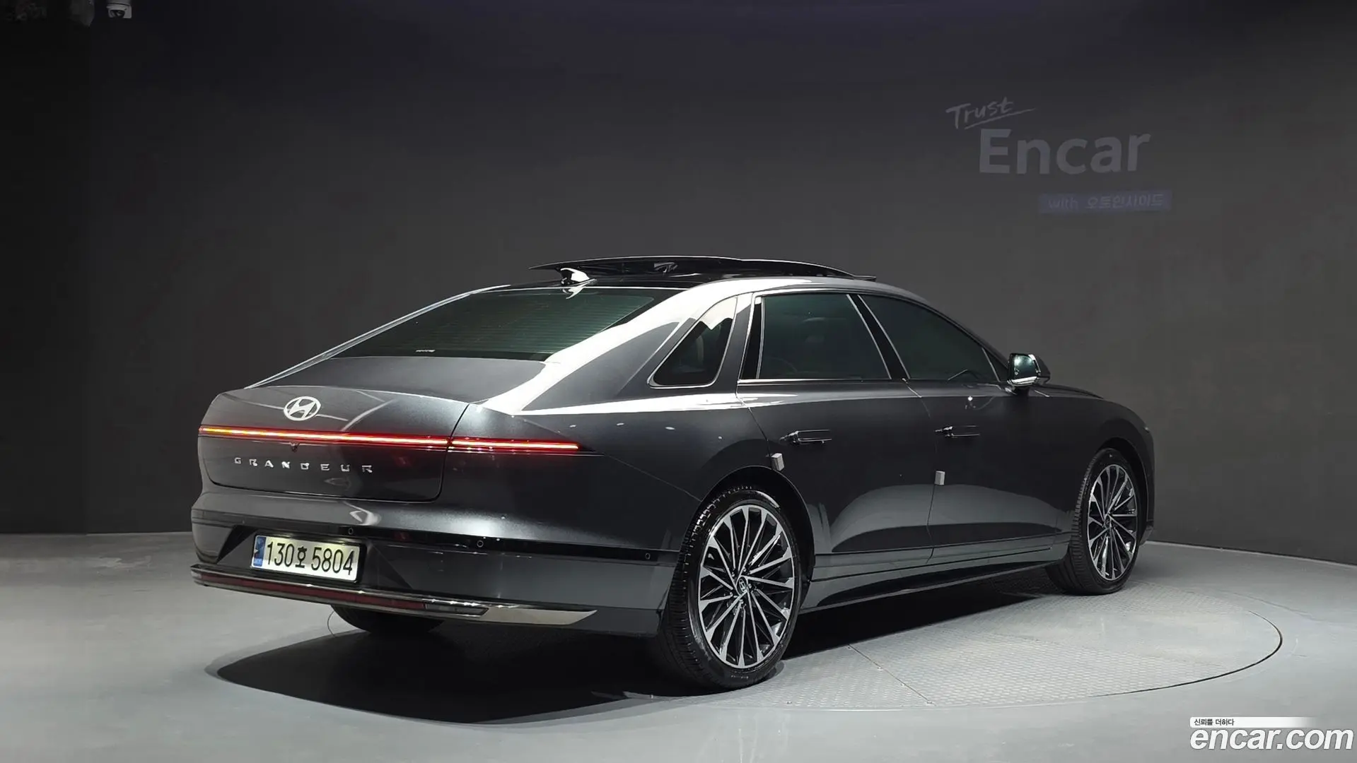 Main__Slider__Photo:Grandeur Hyundai 2023.10-1