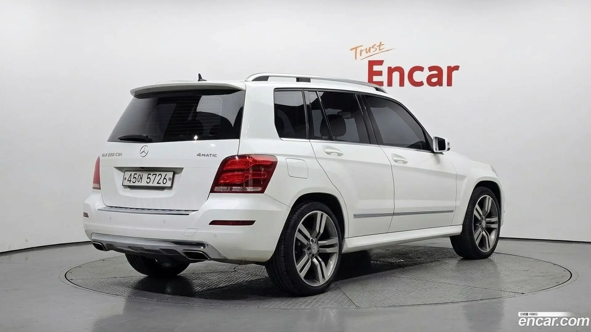 Main__Slider__Photo:GLK-Class Mercedes-Benz 2015.3-1