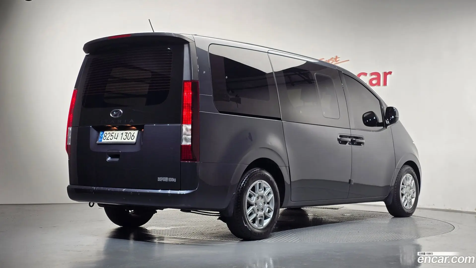 Main__Slider__Photo:Staria Hyundai 2022.0-1