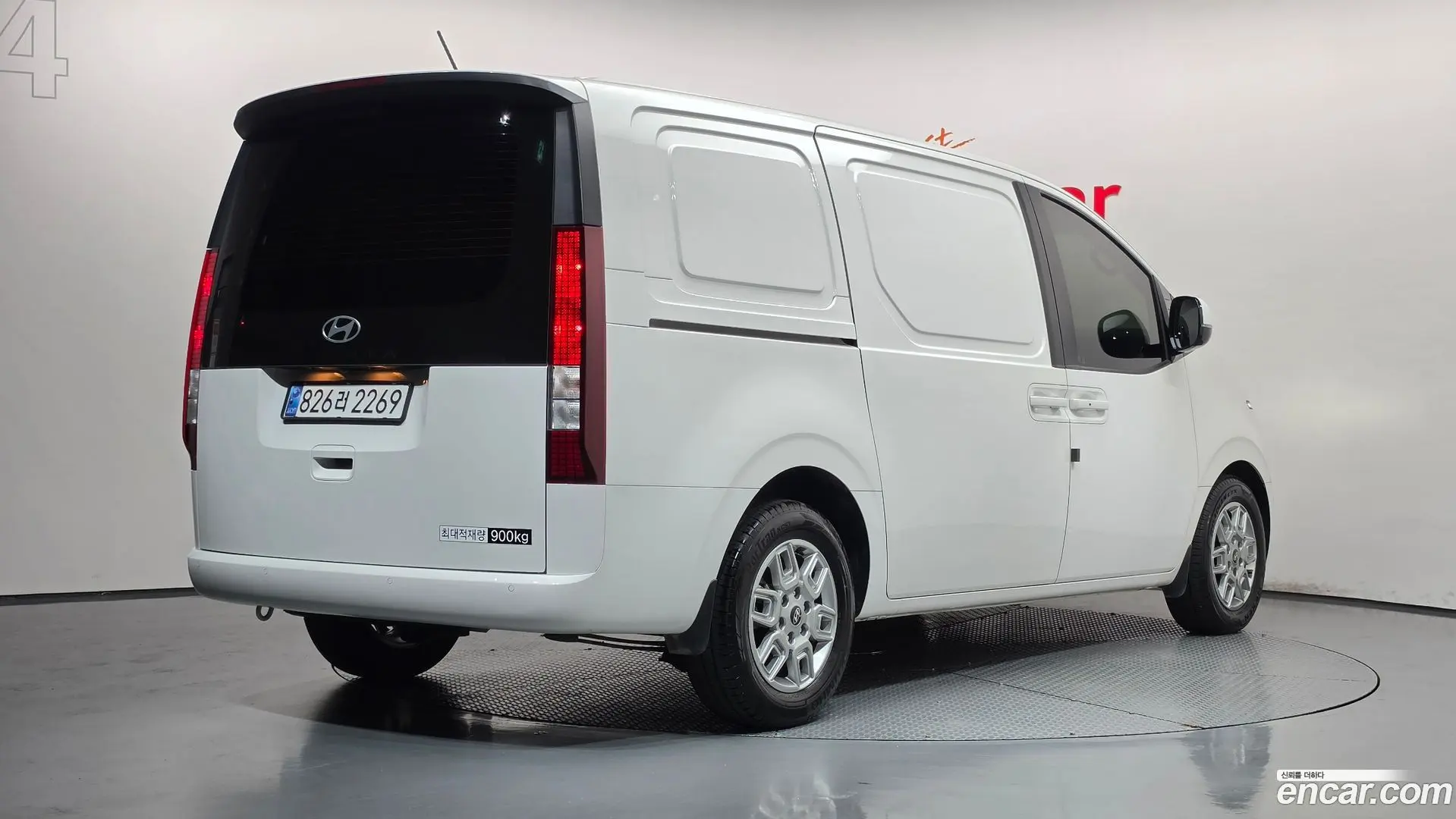 Main__Slider__Photo:Staria Hyundai 2025.1-1