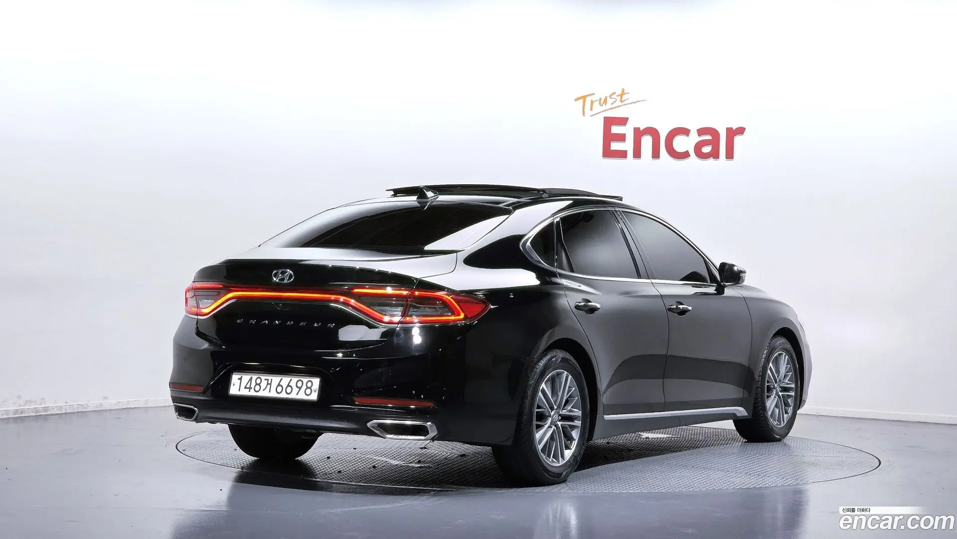 Main__Slider__Photo:Grandeur Hyundai 2018.7-1