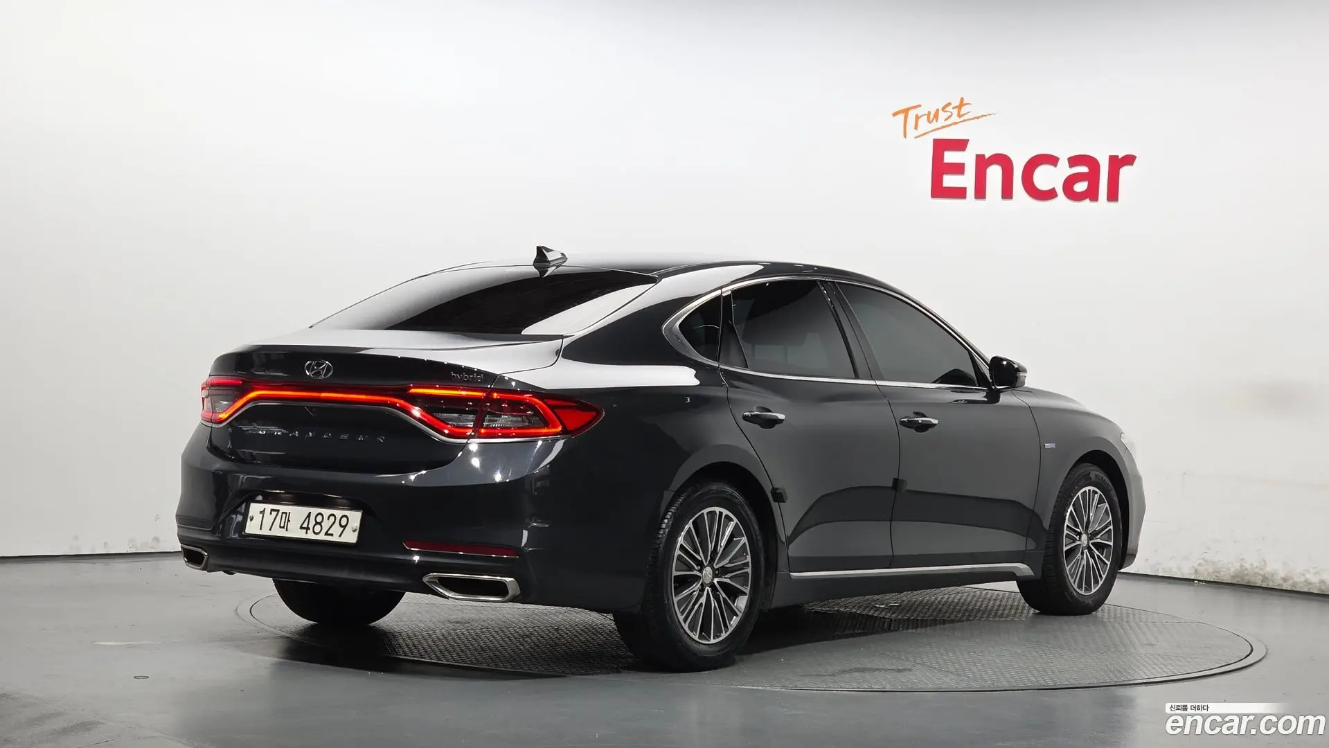 Main__Slider__Photo:Grandeur Hyundai 2018.2-1