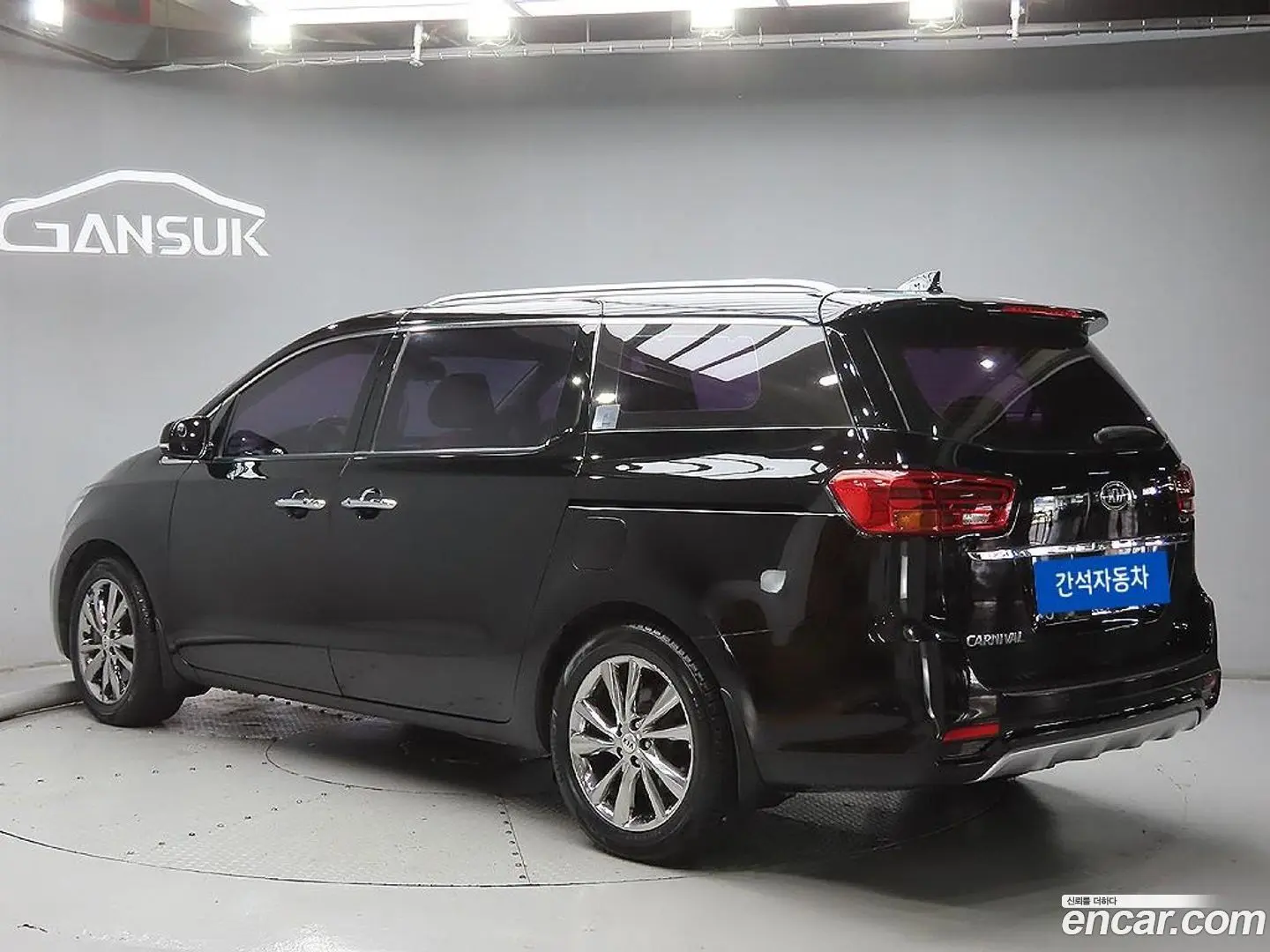 Main__Slider__Photo:Canival Kia 2018.6-1
