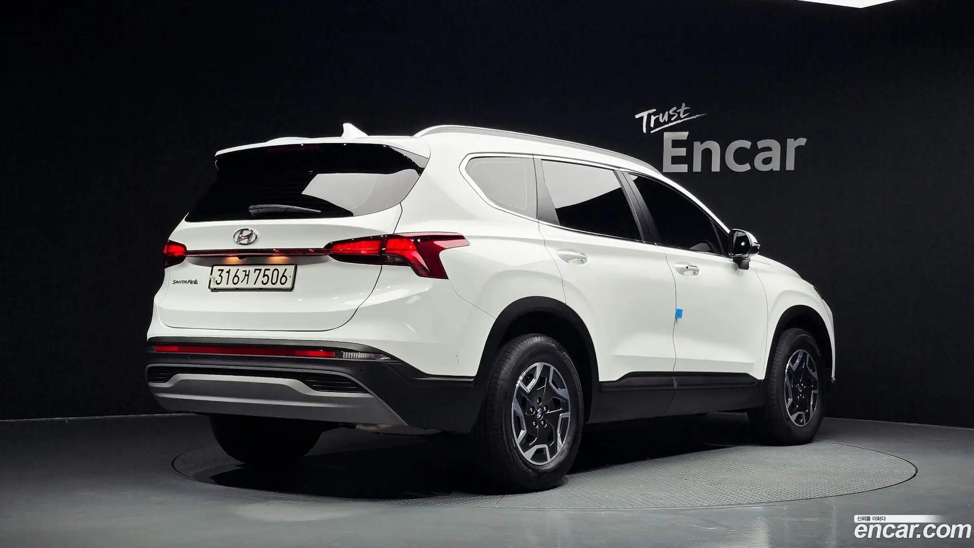 Main__Slider__Photo:Santafe Hyundai 2021.9-1