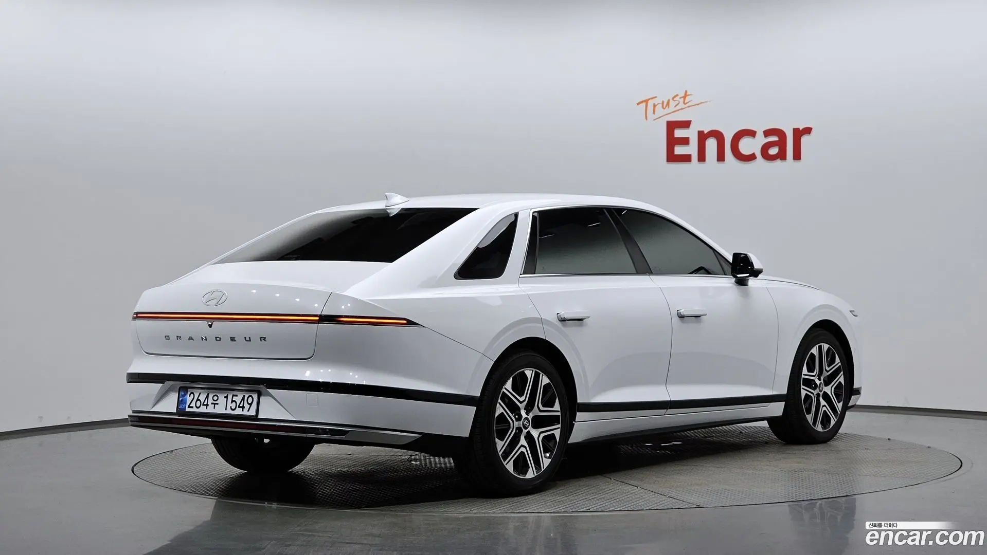 Main__Slider__Photo:Grandeur Hyundai 2023.0-1