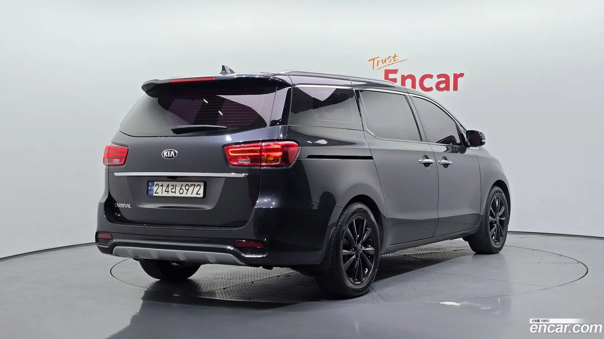 Main__Slider__Photo:Canival Kia 2019.2-1