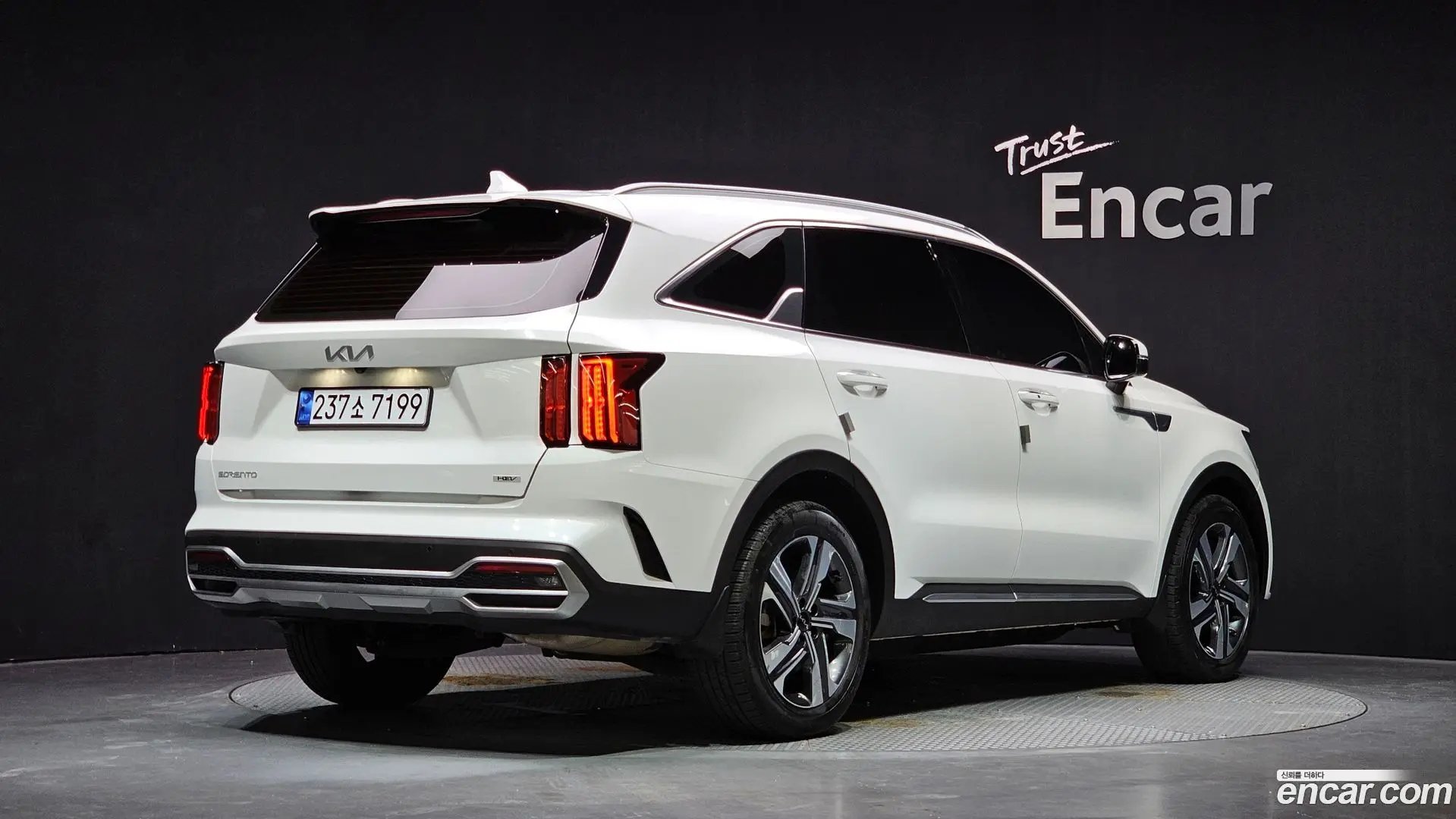 Main__Slider__Photo:Sorento Kia 2023.6-1