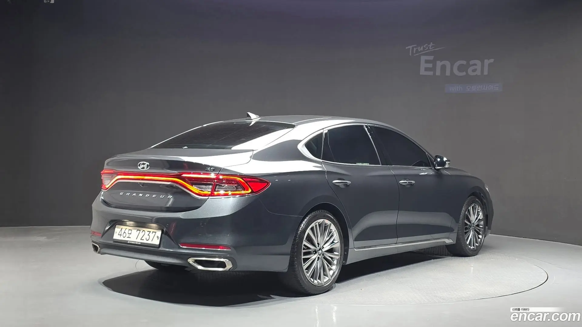 Main__Slider__Photo:Grandeur Hyundai 2018.4-1