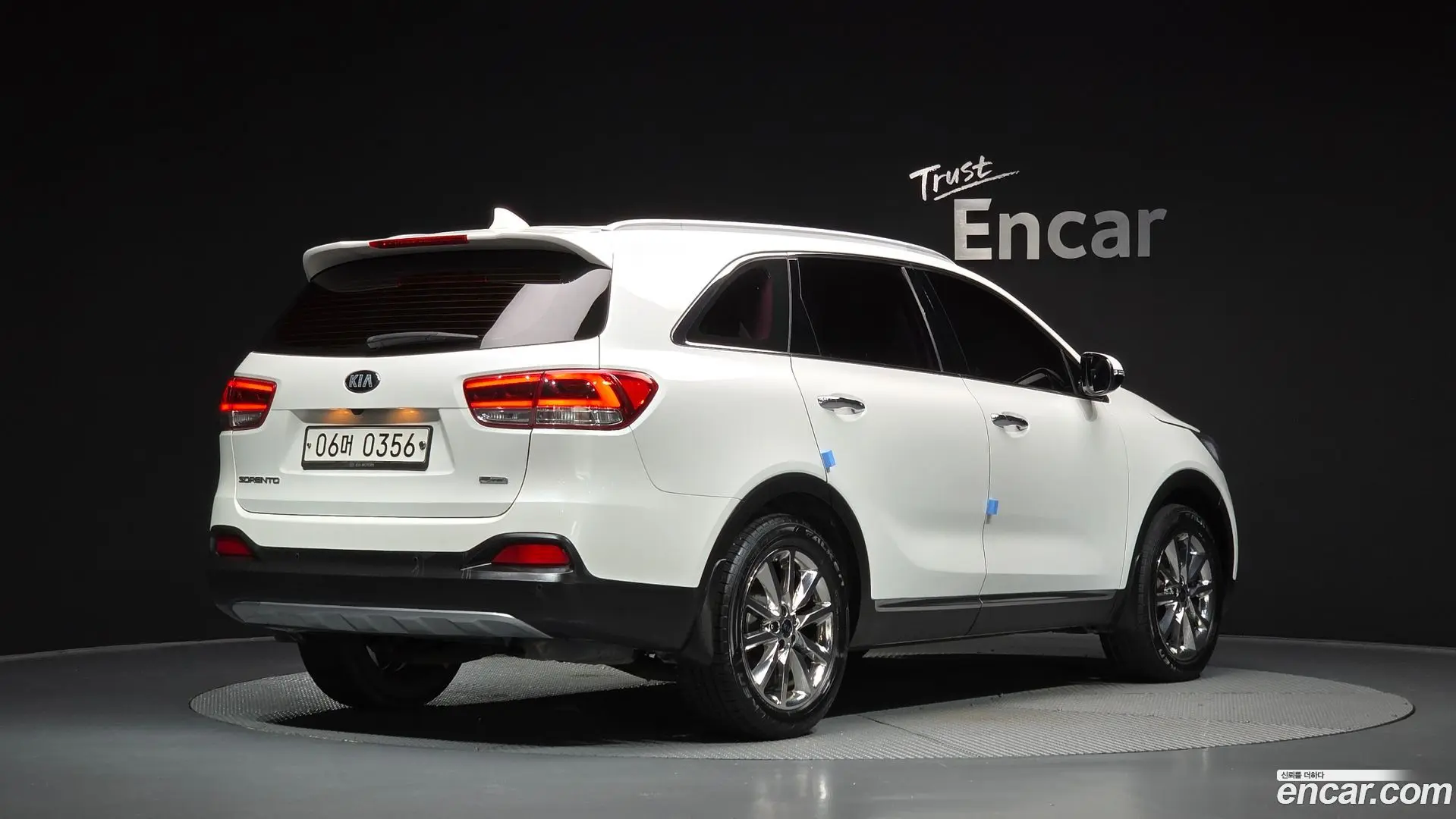 Main__Slider__Photo:Sorento Kia 2017.0-1