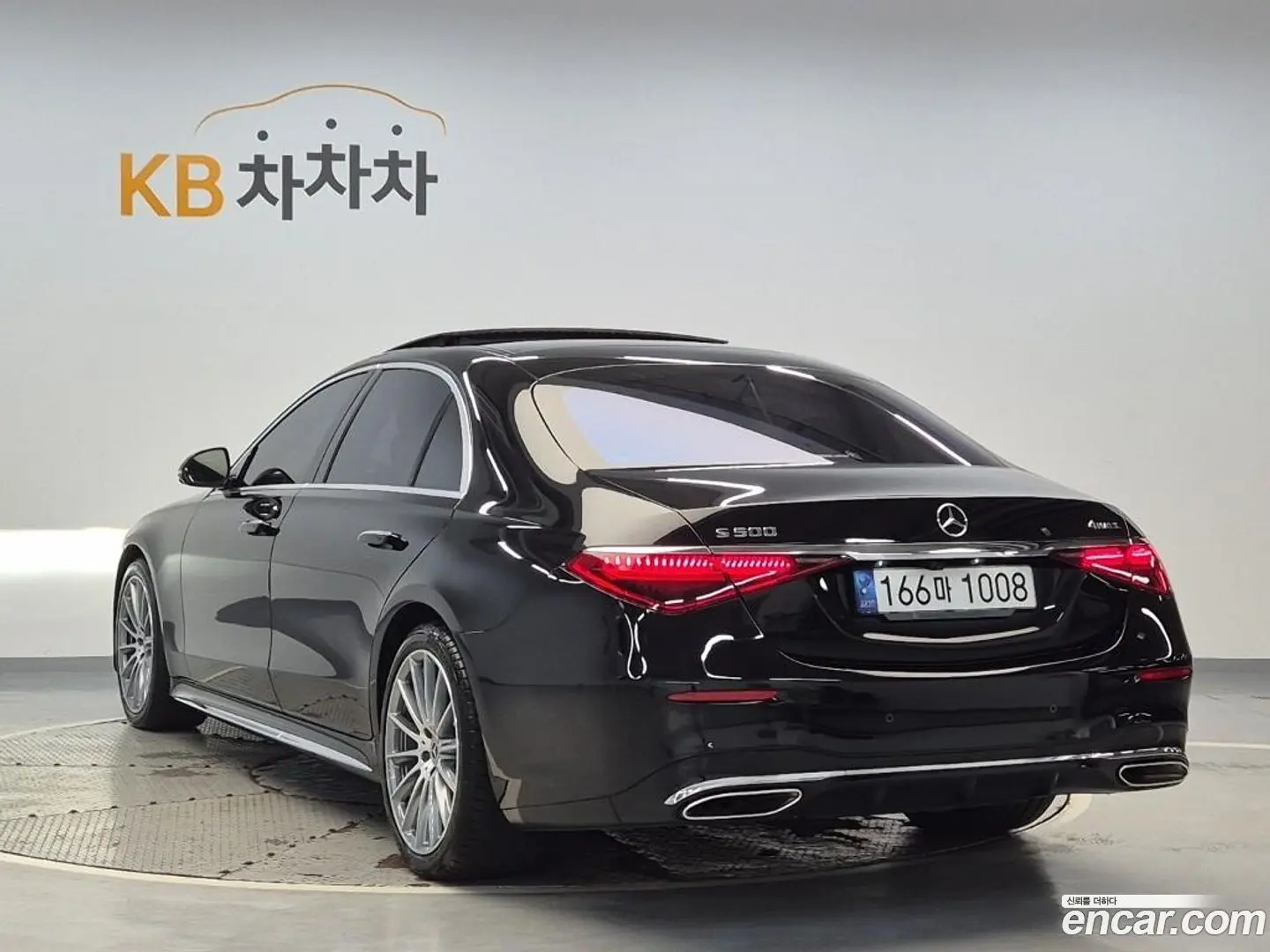 Main__Slider__Photo:S-Class Mercedes-Benz 2021.10-1